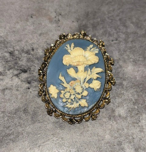Victorian Style Cameo Brooch Pin Blue Silver Tone white Floral
