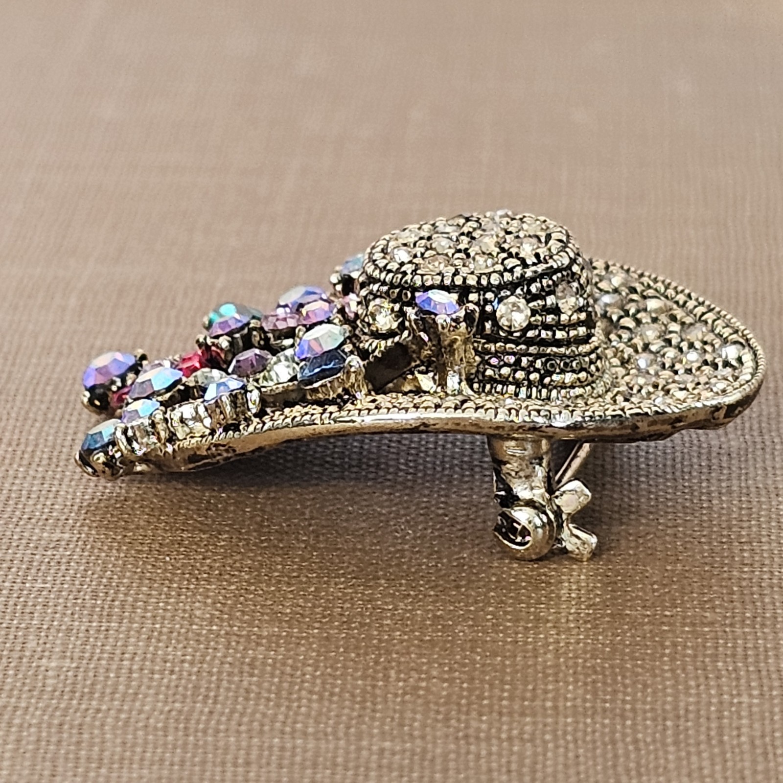 Vtg Rhinestone Hat Brooch Multicolor Aurora Borealis Stones Mid-Century Sparkle