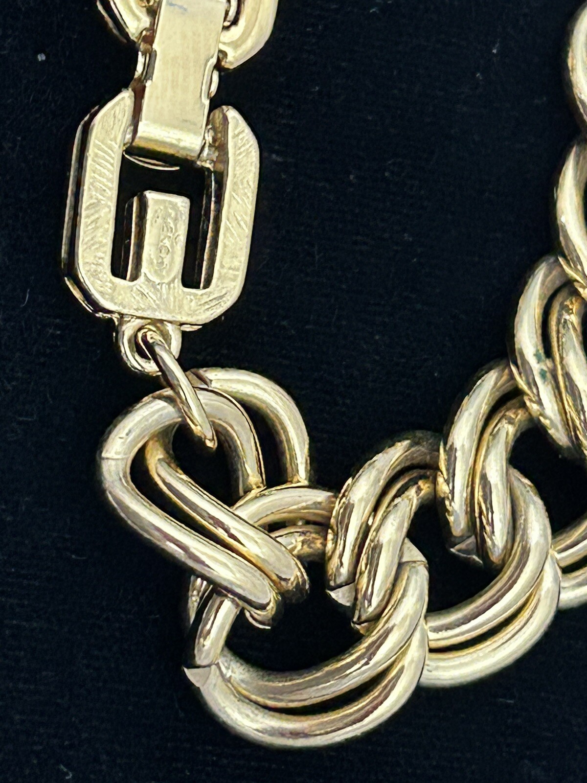 VTG GIVENCHY Gold Tone Bracelet Wheat Spiga Chain 2G Logo Clasp 7.5″ Signed