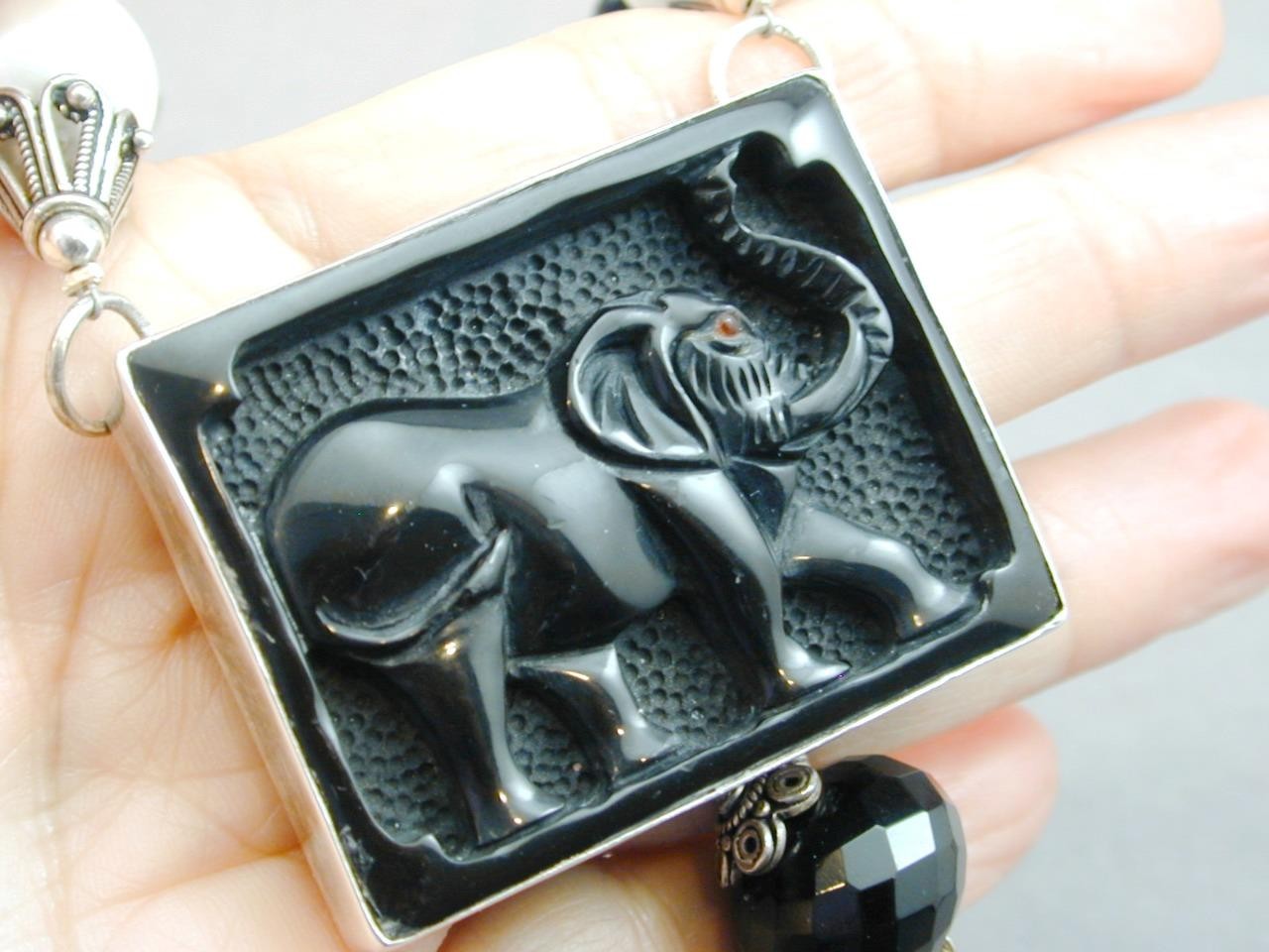 Amy Kahn Russell Carved Black Onyx Elephant Necklace Faux Pearls Faceted Beads