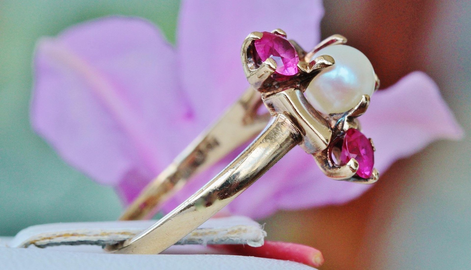 10k yellow gold ring 5.3mm cultured pearl & lab ruby size 7.75 handmade 3.5g