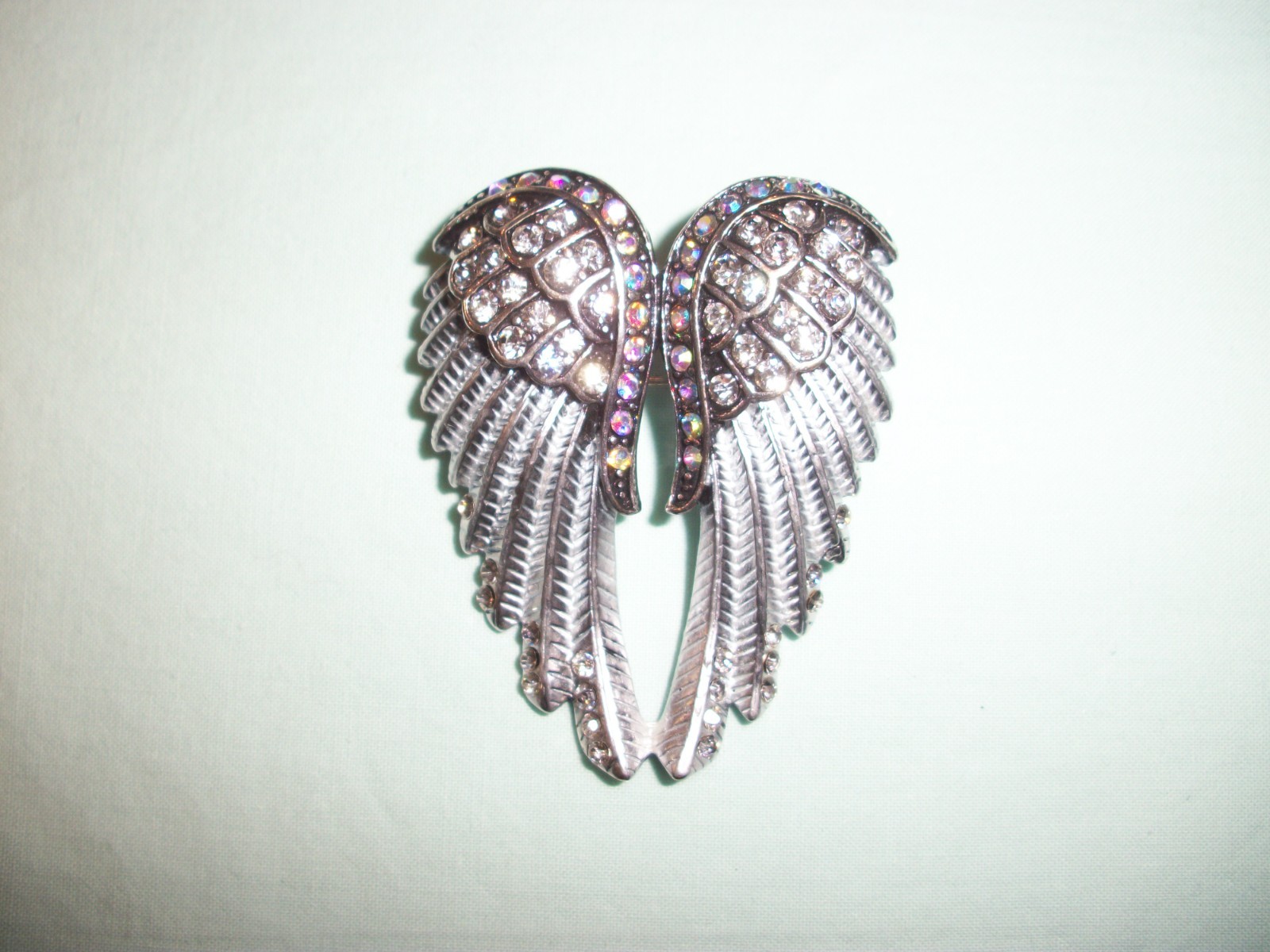 VTG SiLVERTONE/AURORA BOREALIS/CLEAR RHINESTONE (ANGEL WINGS) PIN/PENDANT COMBO