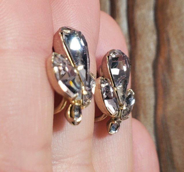 Screwback Earrings Light Purple Cluster prong Set Rhinestones Gold Tone Vintage
