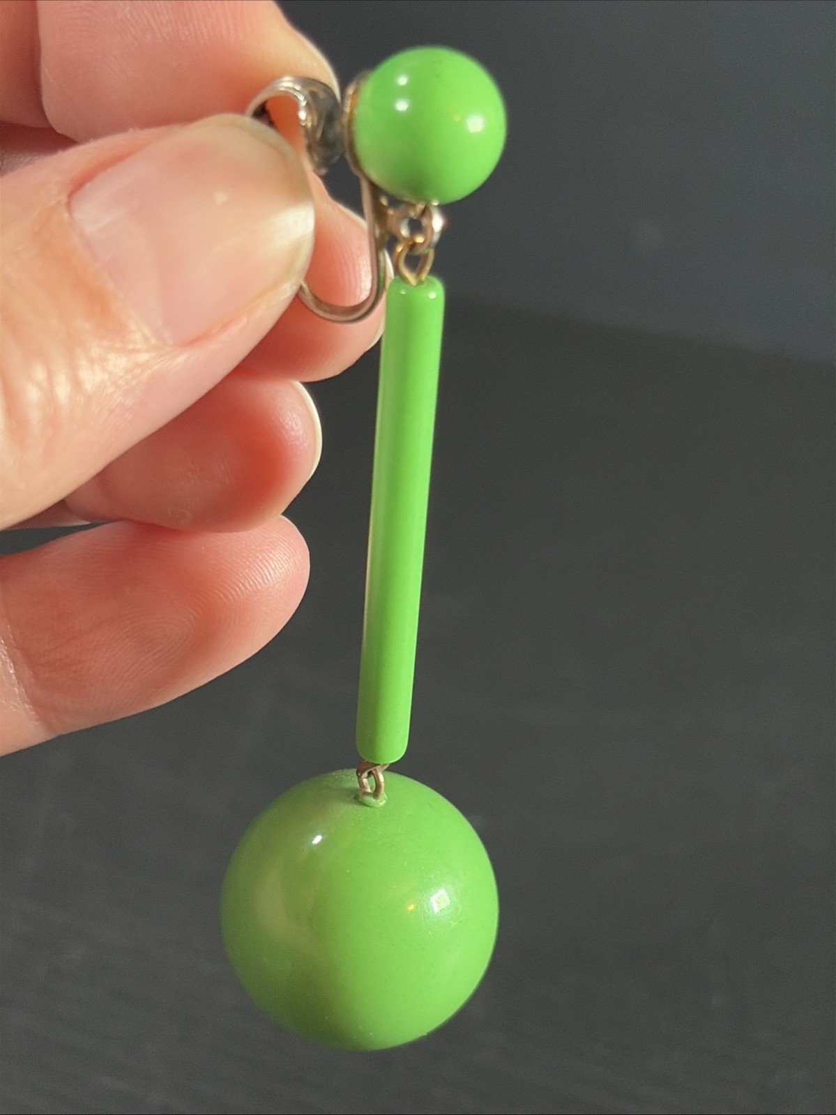 Vtg MCM Lime Green Acrylic Dangle Drop Bead Ball Mod Clip Earrings Retro 60’s