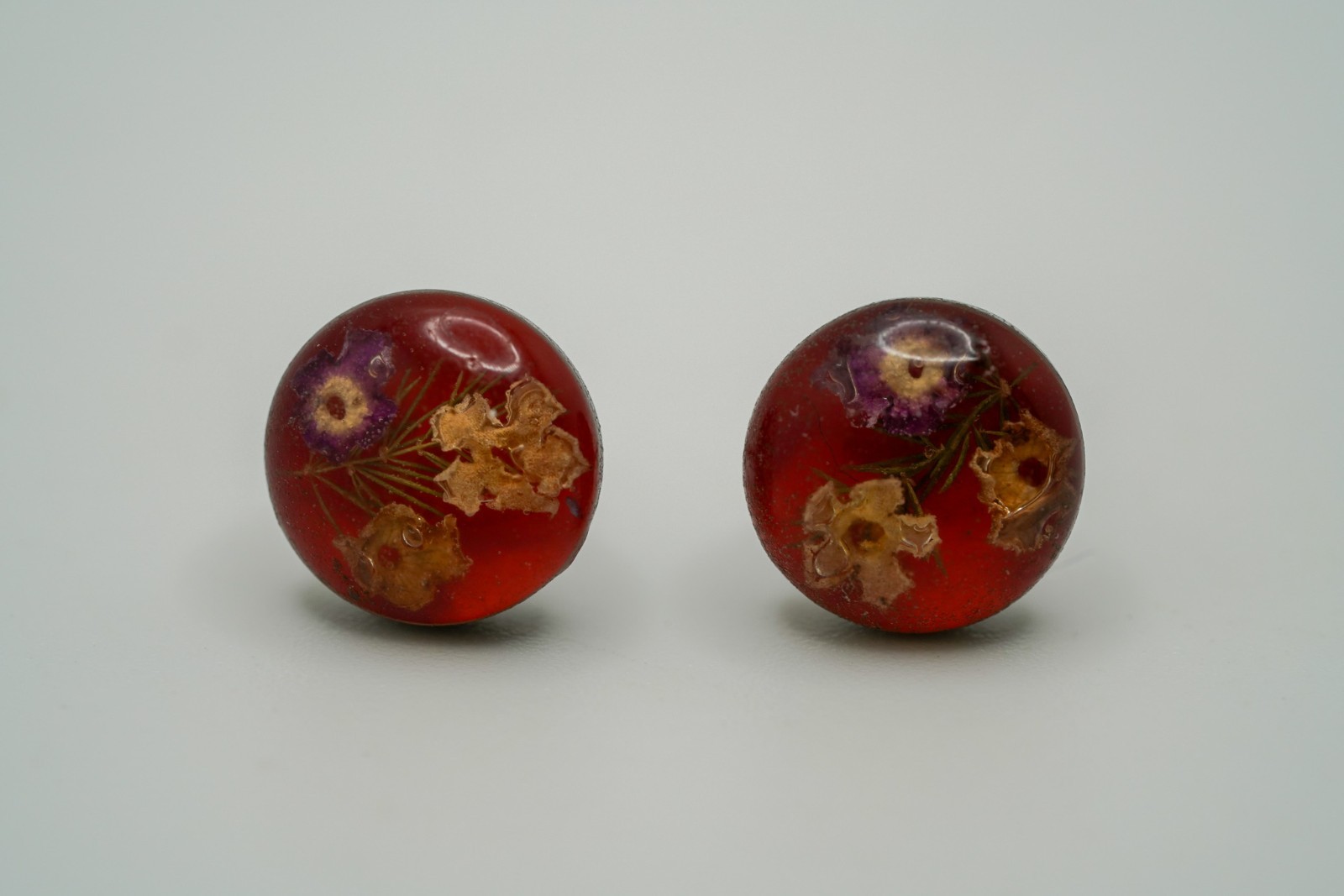 Vintage Sterling Silver Flower Acrylic Hippie Earrings 1cm JB32