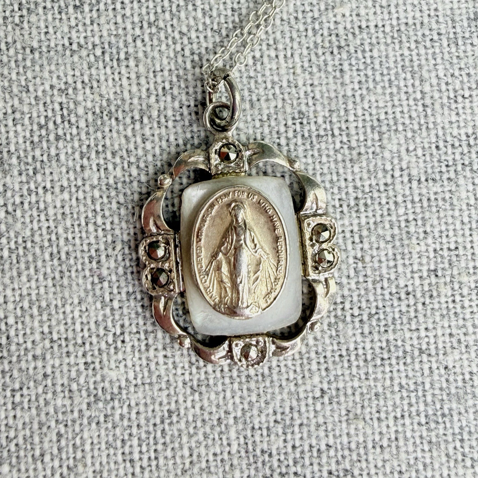 Vintage THEDA Sterling Silver Virgin Mary Miraculous Medal Pendant Necklace