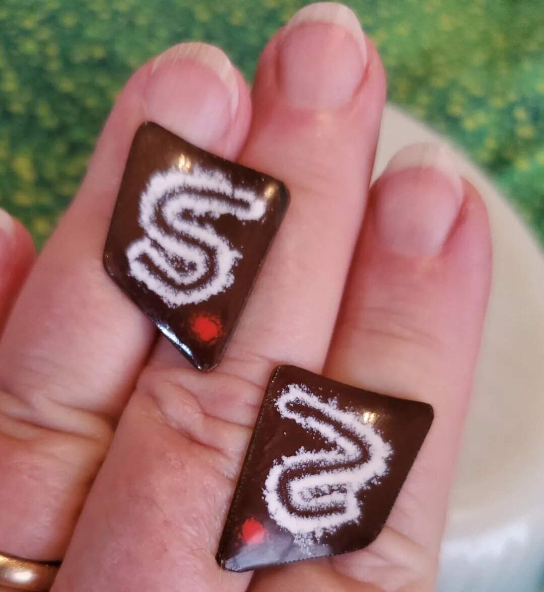 Vntg MCM Jewelry Copper Screw On Earrings Artistic Redish Brown Enamel “S” Dot