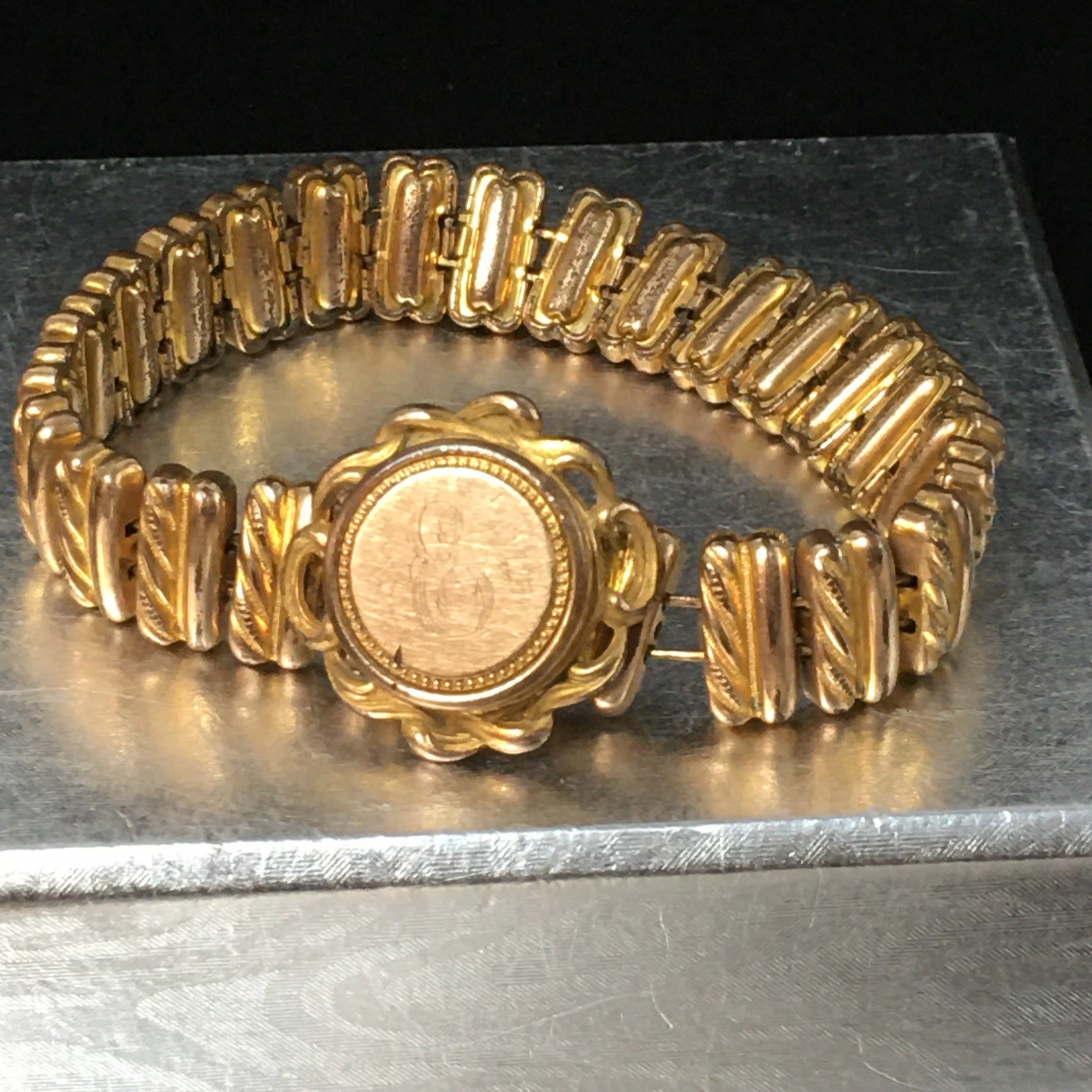 Unique Vtg Expansion Locket Sweetheart Bracelet Watch Style Face