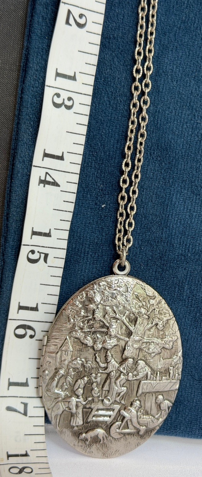 Vintage Large Oval Pastoral Scene Locket Pendant Necklace 30” Chain Silver Tone