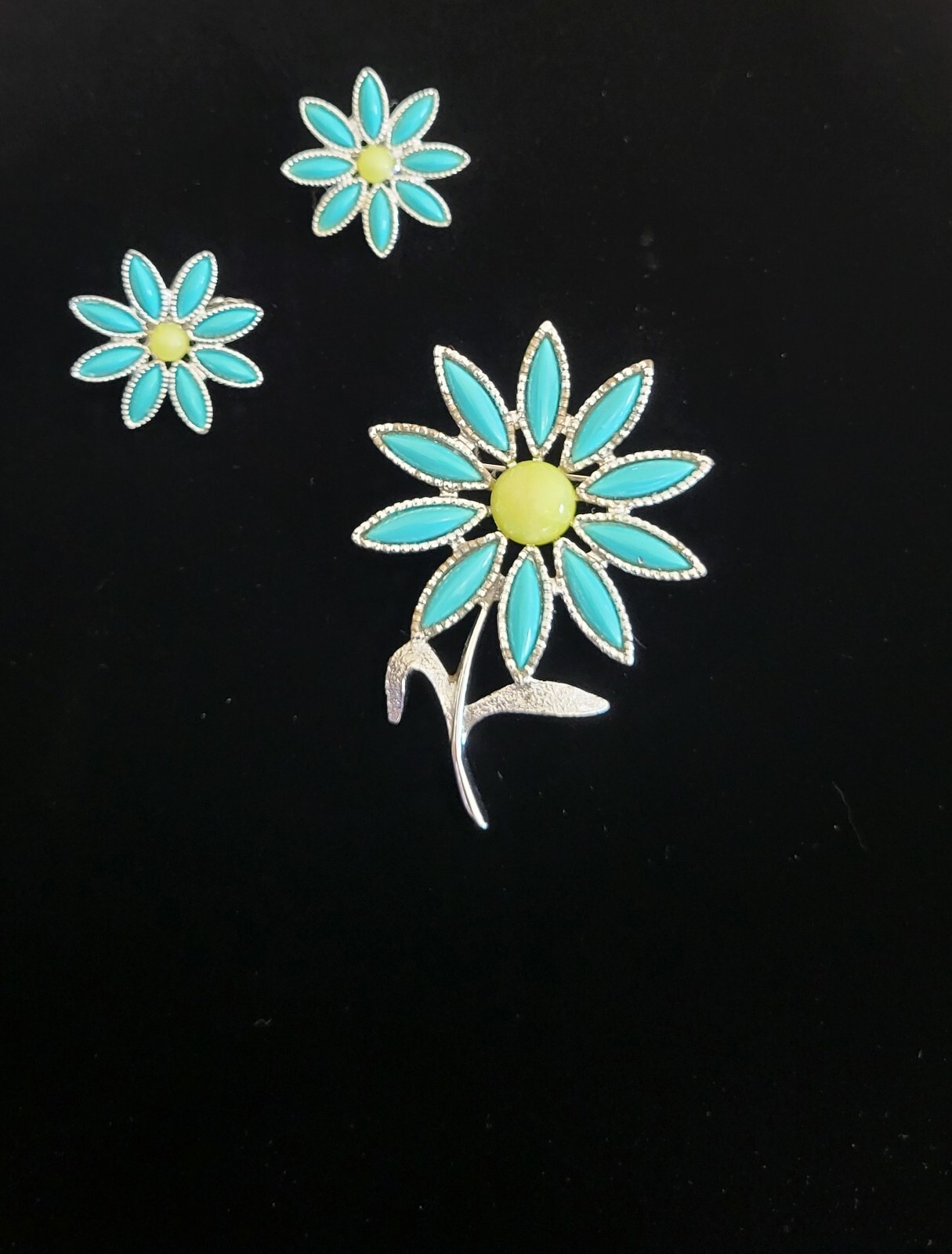 Vtg Sarah Coventry 1971 “DAISY TIME” Silver Tone Brooch Pin Clip-on Earrings Set