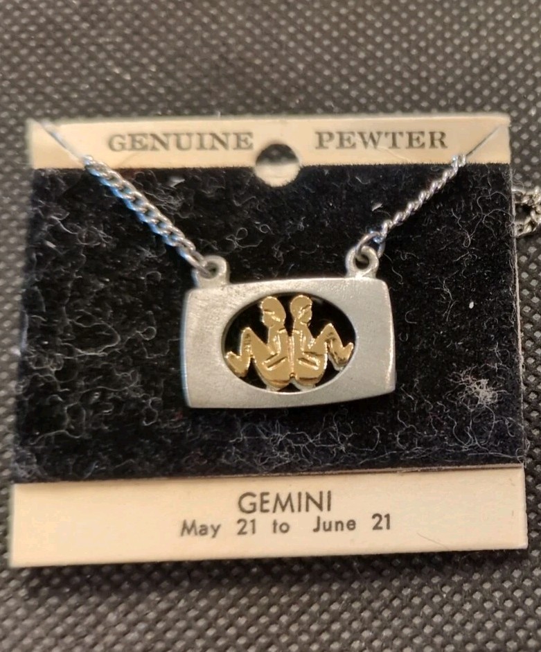 VINTAGE GEMINI ASTROLOGY PENDANT NECKLACE MAY JUNE Pewter New On Card