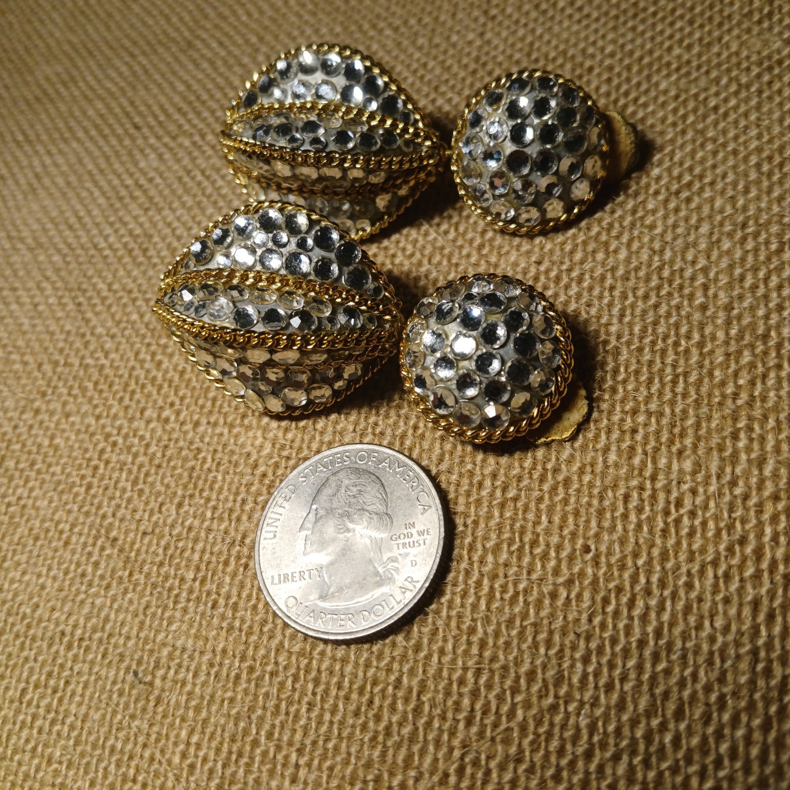 Vintage Richard Kerr Signed Gold Tone Austrian Crystal Clip On Earring Braided