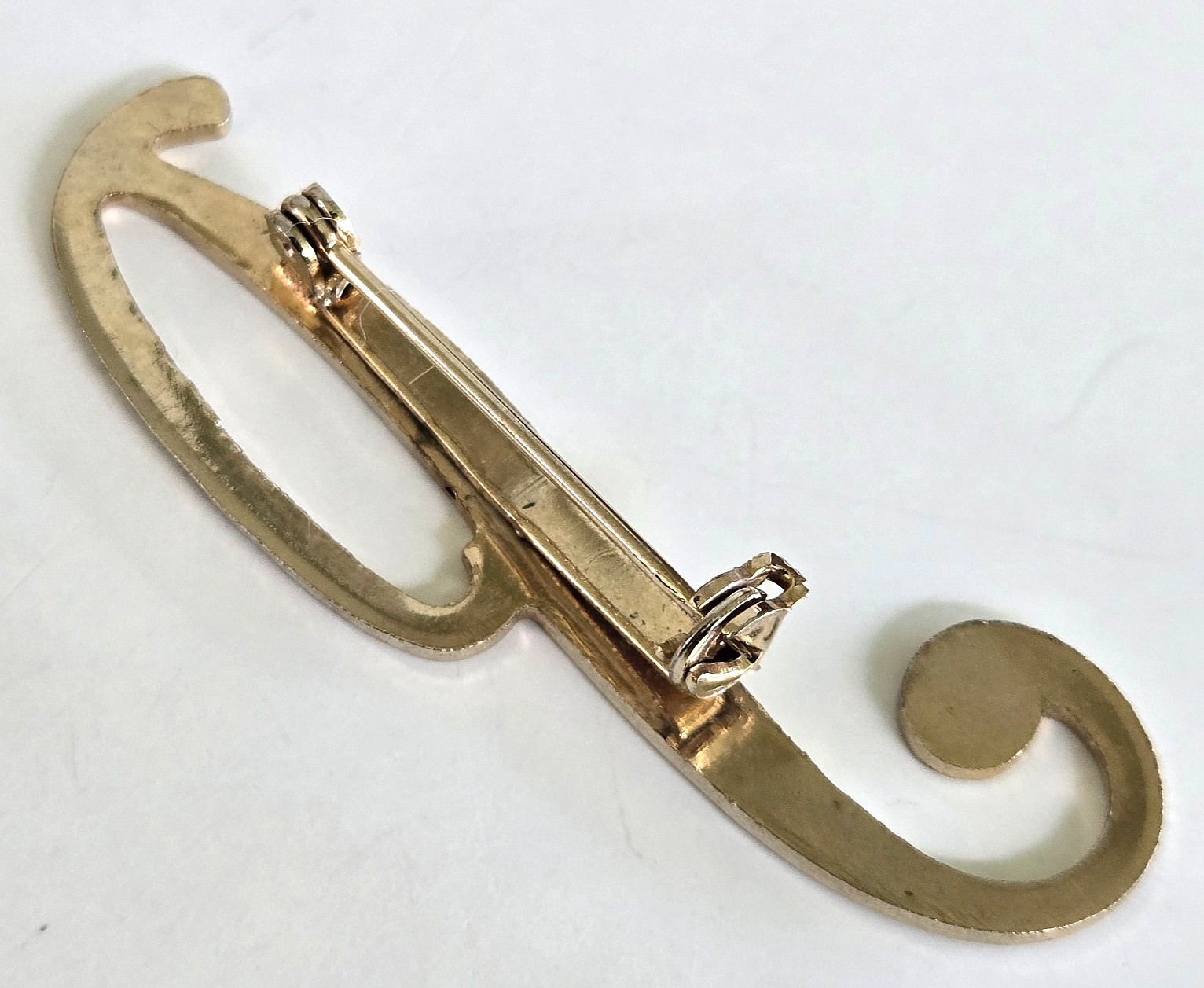 Vintage Initial Letter P Gold Tone Pin 2-1/16″