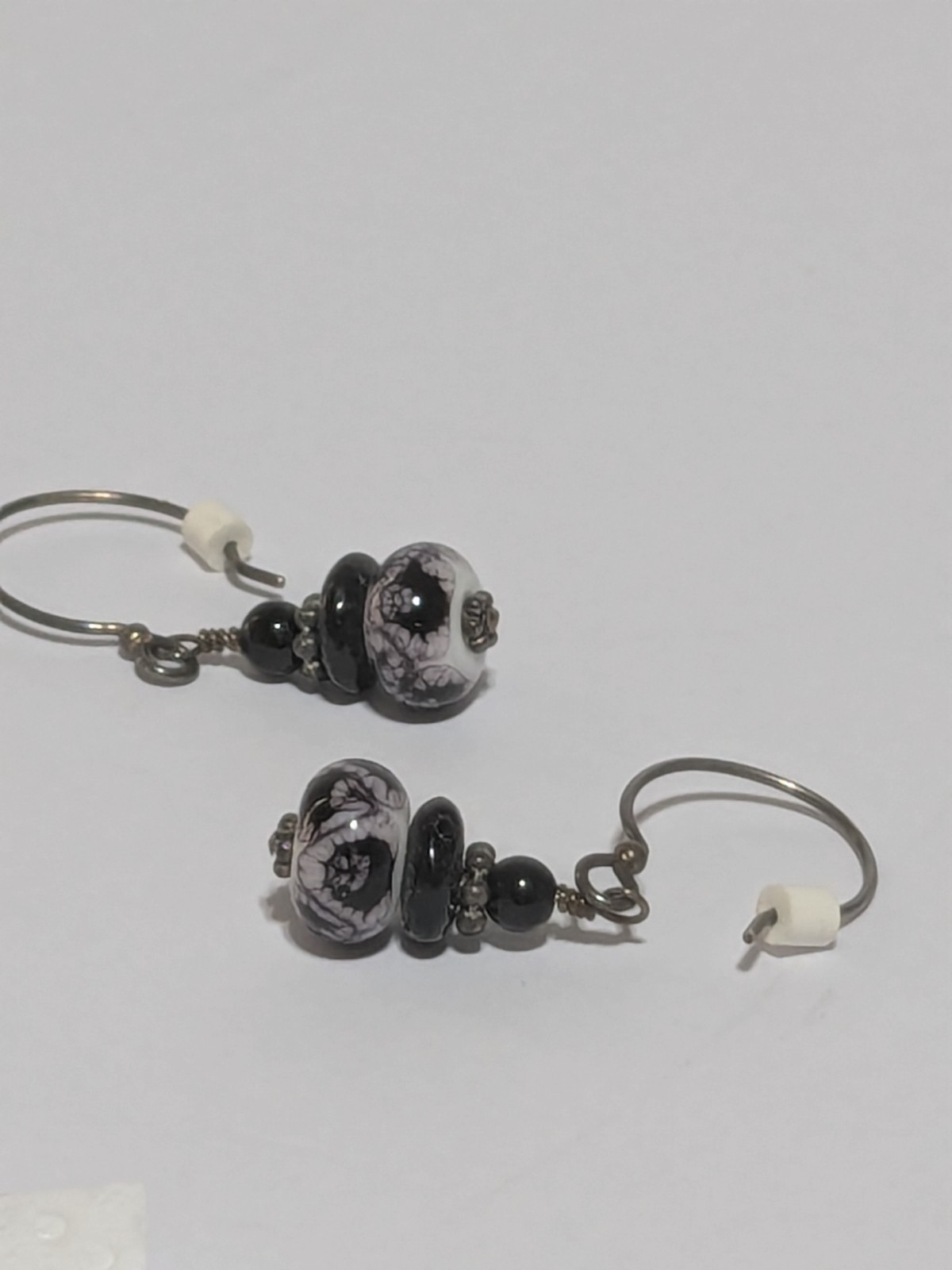 Vintage Lamp Glass Bead Flower Design Hook Dangle Earrings 1″. Silver Tone.
