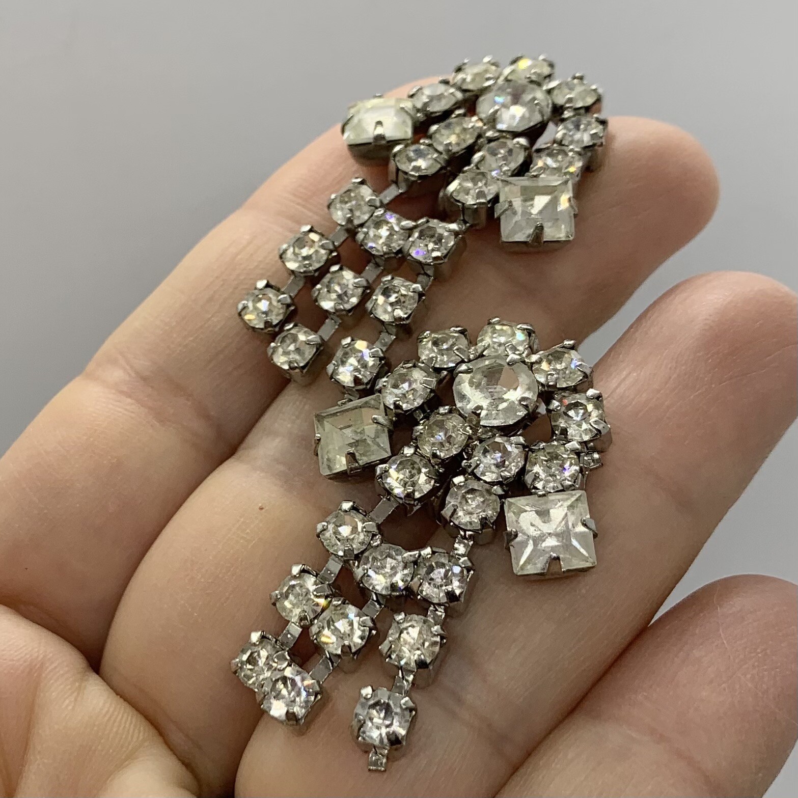 Vtg Art Deco Clear Glass Rhinestone Dangle Fringe Silver Earrings Screw 1.5”