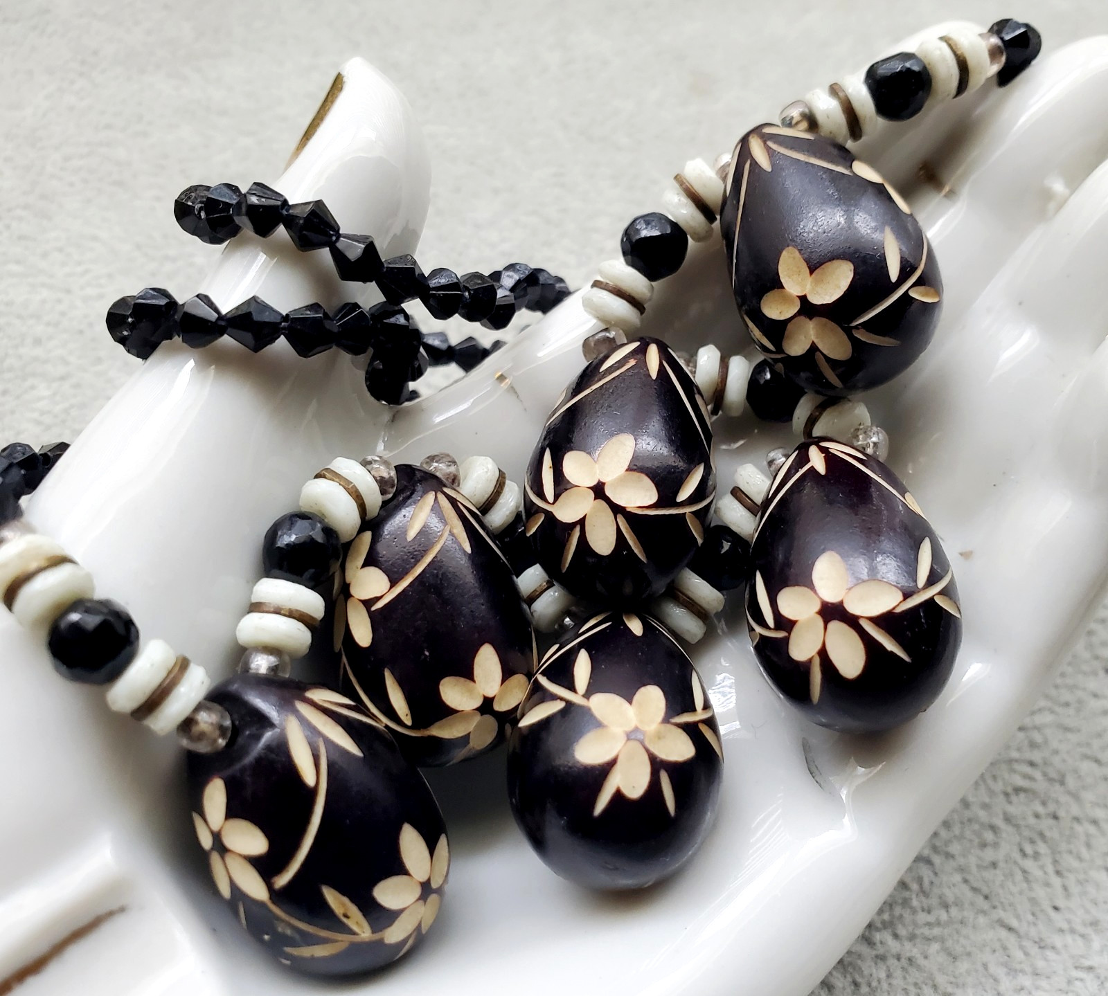 Vintage Deco Carved Floral Wood Egg Bead & Glass Disc Bicone Necklace