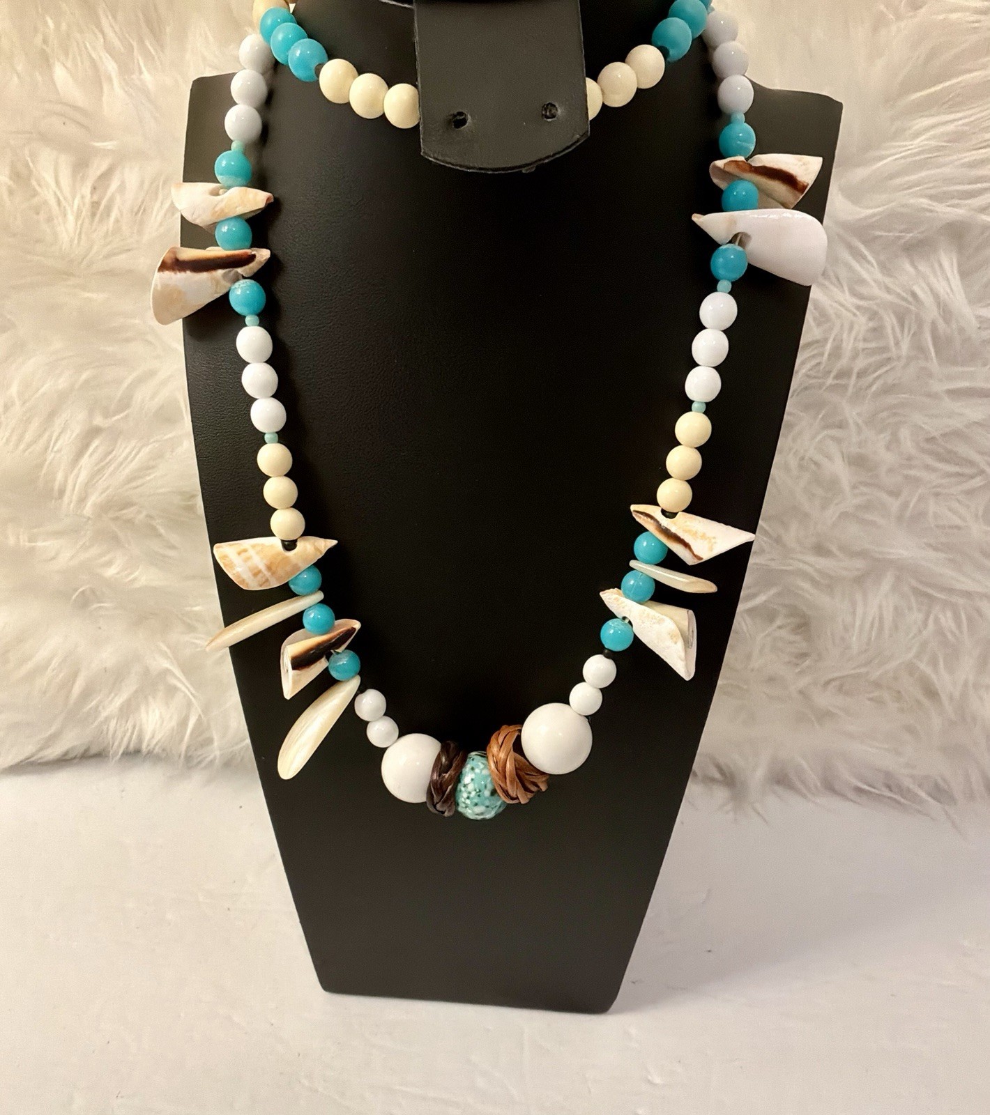 Kenneth Jay Lane 80’s Seaside Resort Necklace W Shells White Blue Beads