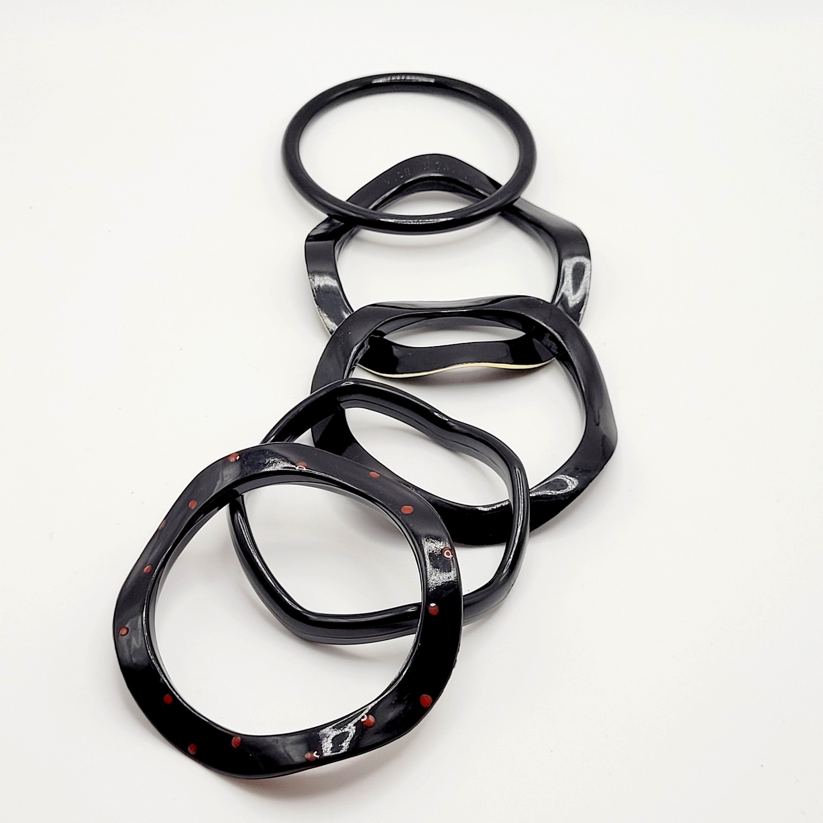 5 Black Color Different Shape Size Bangle Bracelet Retro Style Vintage 1980s