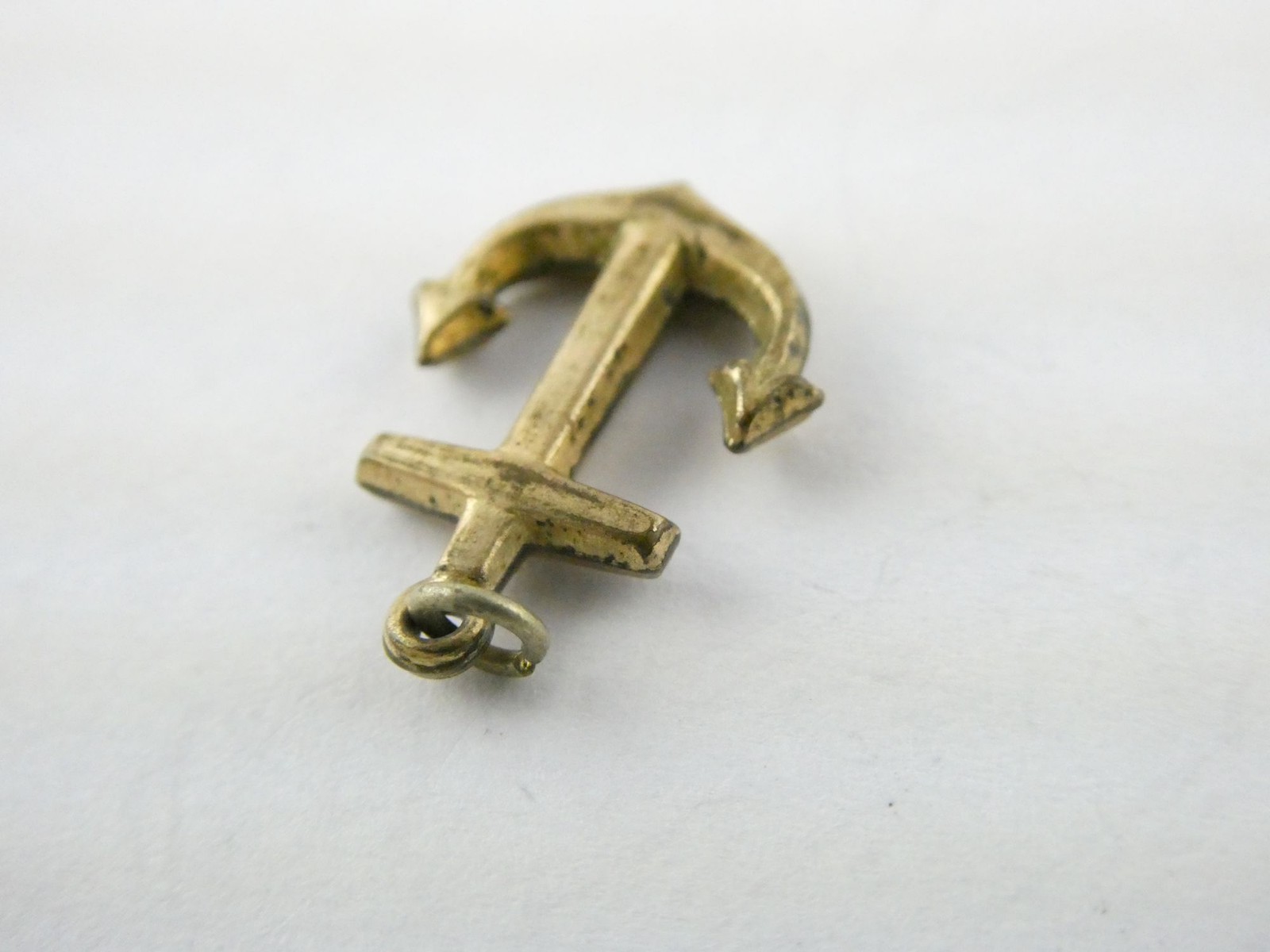 Vintage Unmarked Gold Fill Metal Anchor Pendant Charm .6g .75 Inch Length