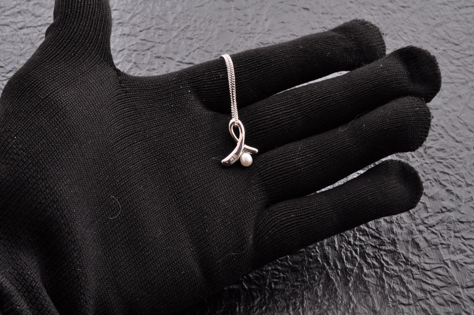 Near mint Japan brand “TASAKI” pearl pendant 925 silver material (total 17.5ct).