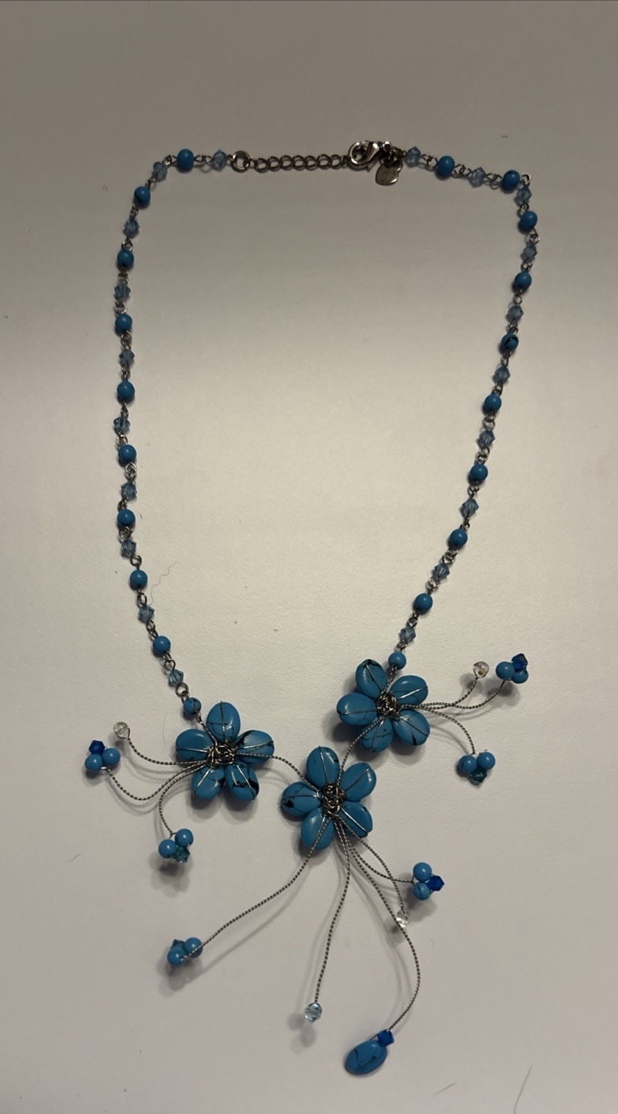 Vintage Silver Tone/ Faux Turquoise Flower Bead Wire Necklace 16-18″