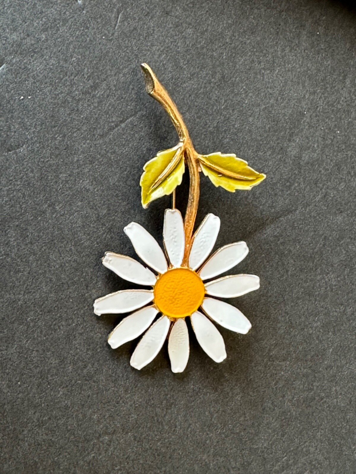VINTAGE Daisy Brooch Accessocraft Retro Enamel Flower Pin Groovy Hippie Jewelry