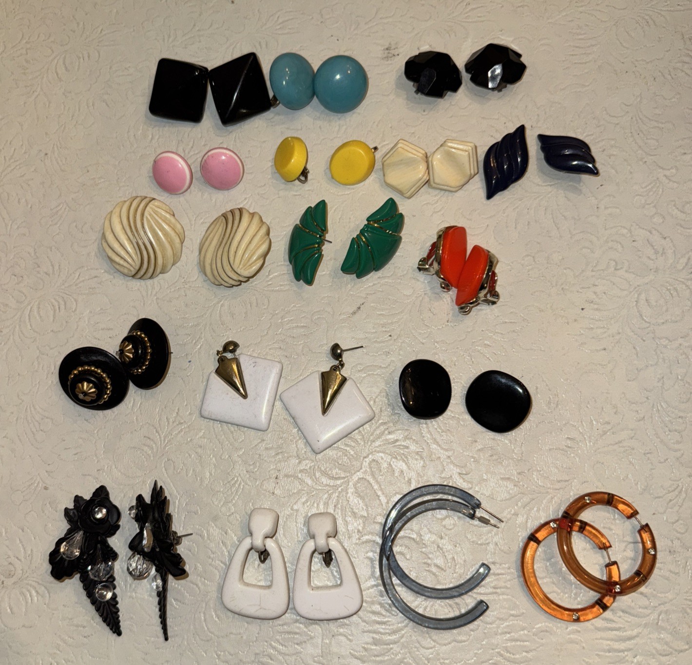 Vtg Earrings Lot 17 Lucite Plastic Celluloid Bakelite Thermoset Posts Clip Ons