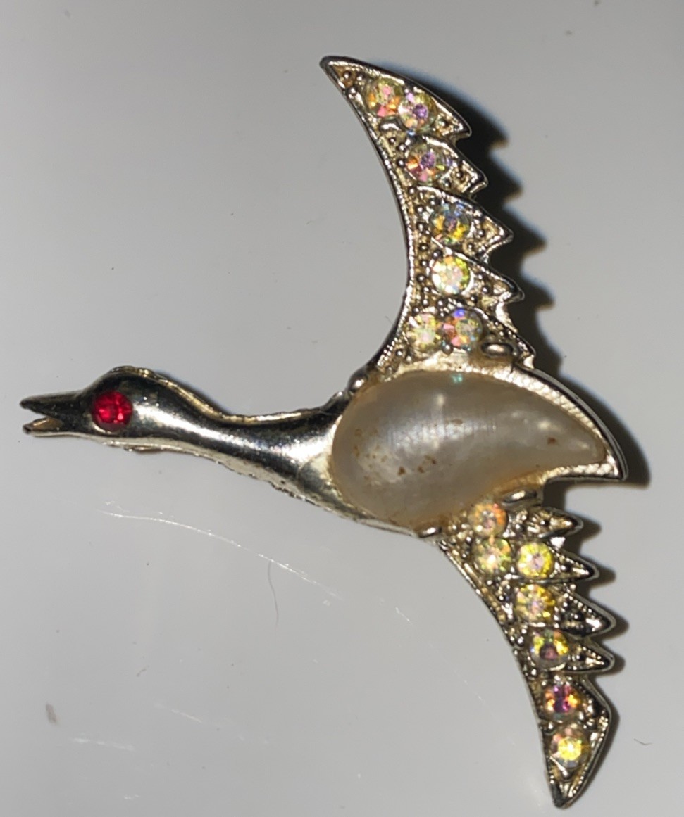Vintage Rhinestone Flying Duck Brooch Silver Tone 1.5″ X 2”