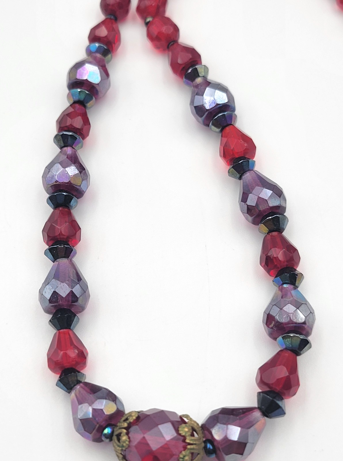 Vintage Red & Iridescent Purple Glass Faceted Bead Necklace 16″