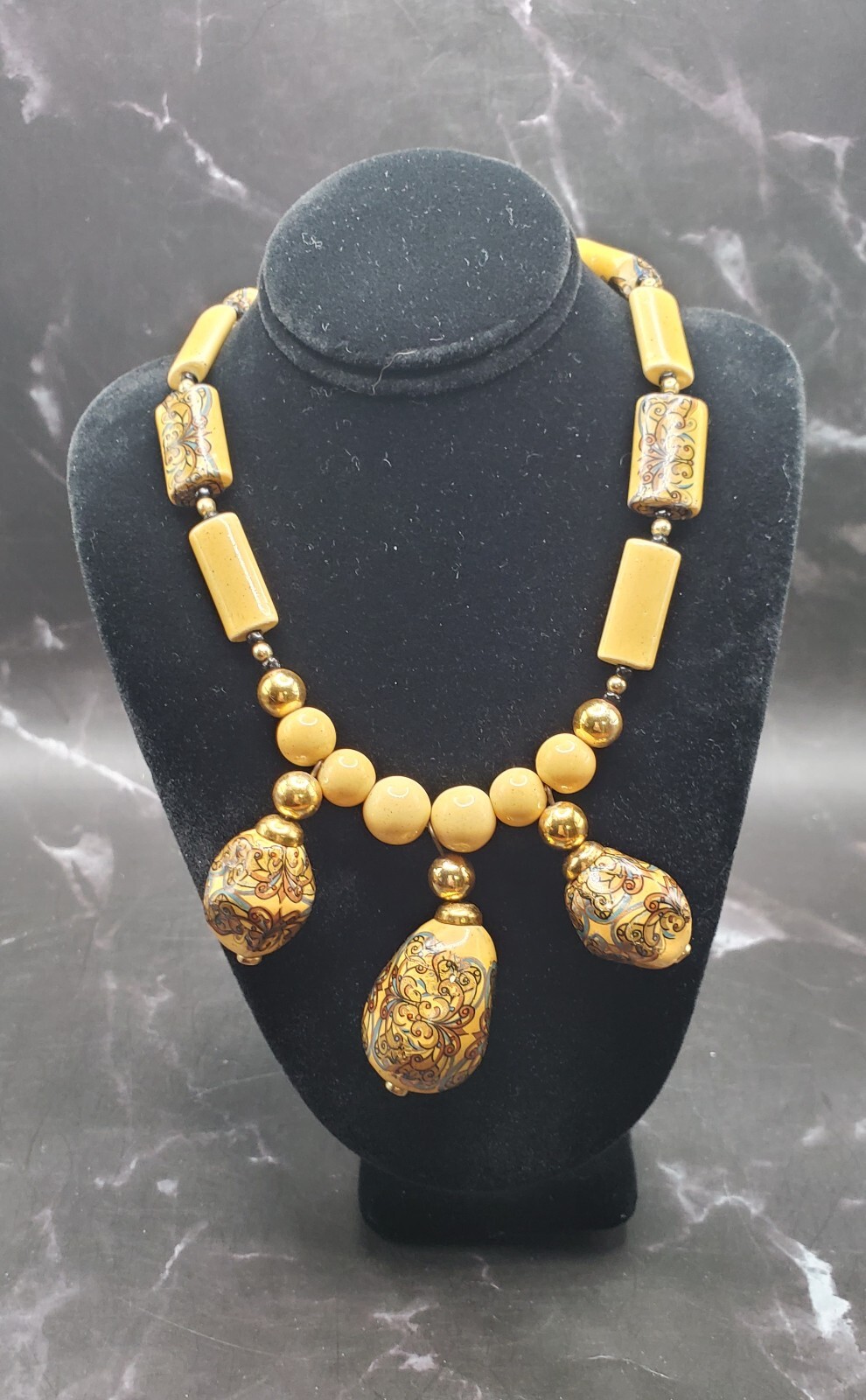 VTG Chunky Hand Painted Bead Ceramic & Wood Necklace Accented w/Gold Tone Beads