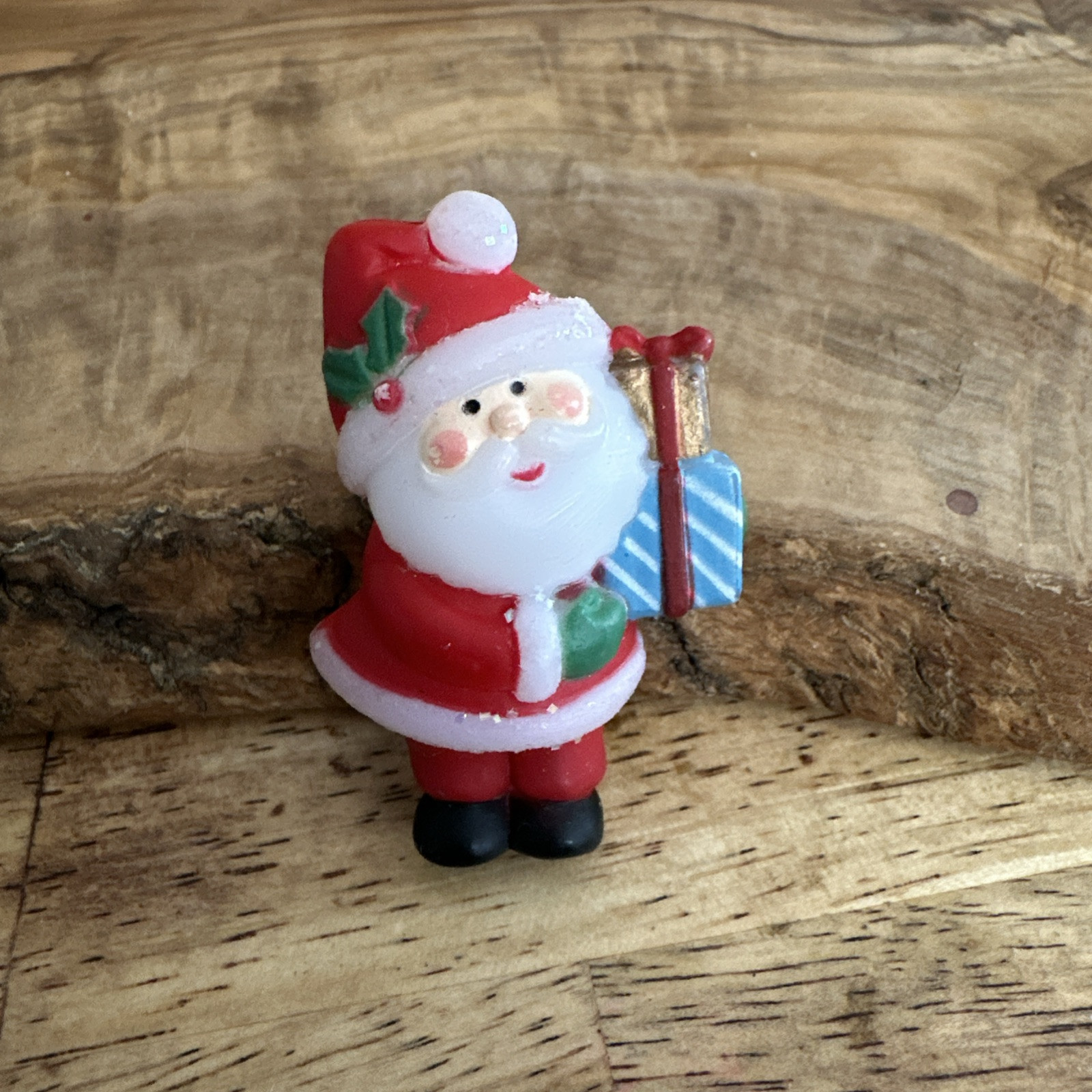 Vintage Plastic Santa Claus Pin Brooch by Fun World