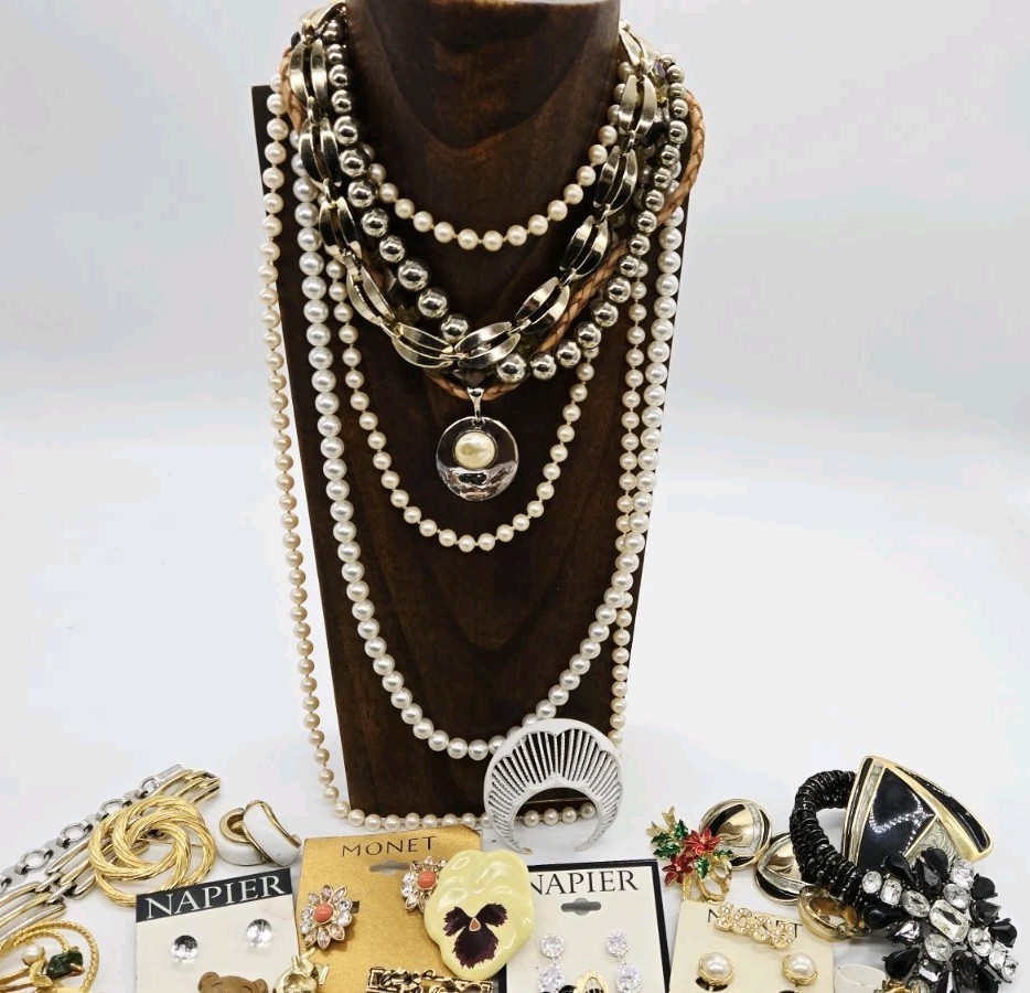 Vintage Jewelry Lot Monet Park Lane Trifari Napier Necklace Brooch Earrings 74pc