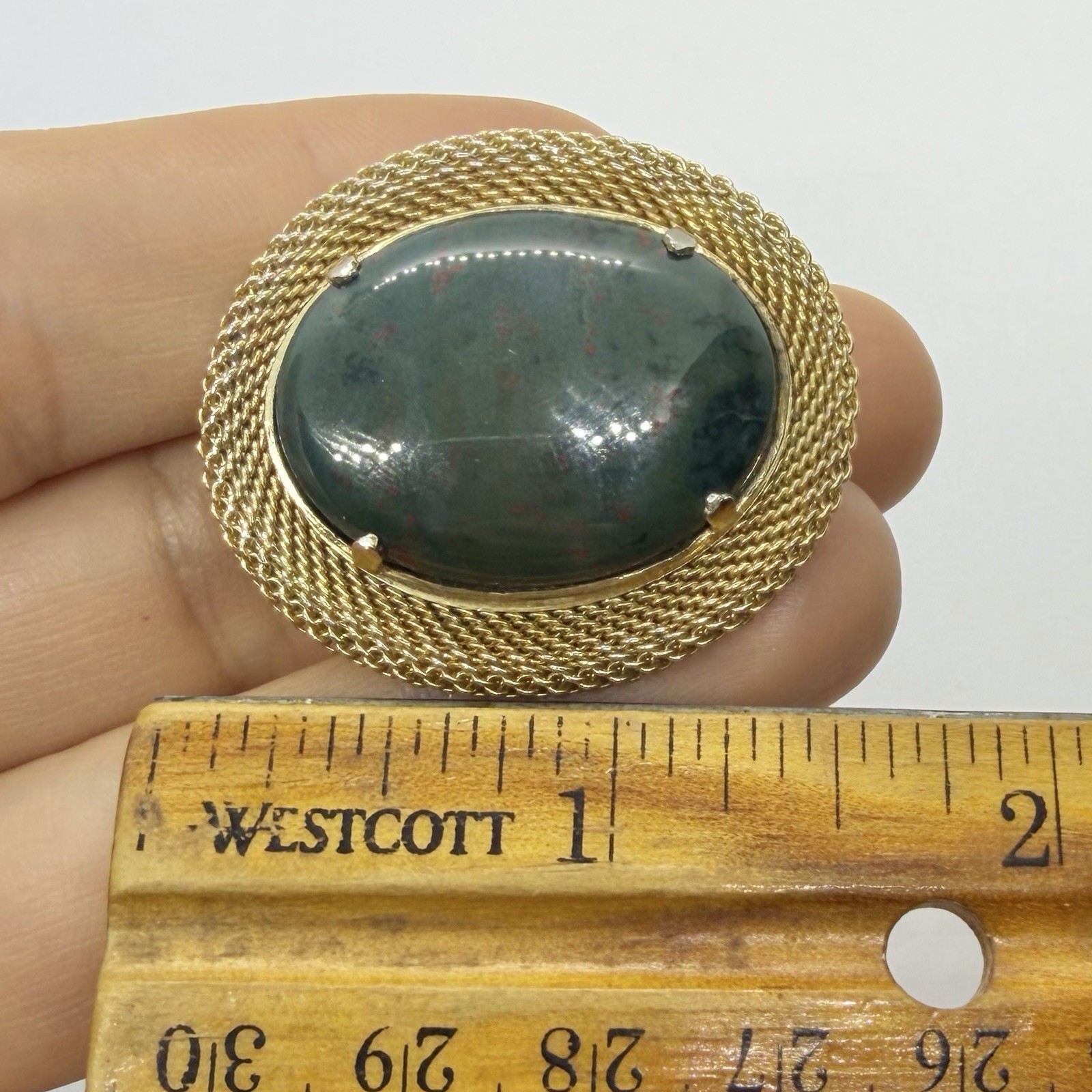 Vtg Victorian Revival Bloodstone Cabochon Mesh Goldtone Oval Brooch Pin Green