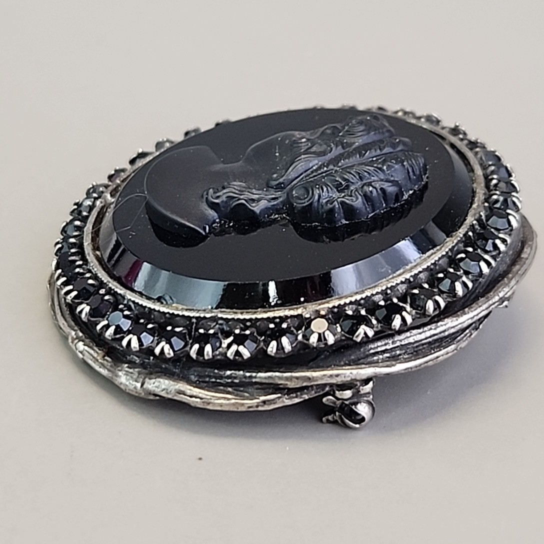 Vintage Original By Robert Cameo Brooch Pendant Black Glass Round Rhinestones 2″