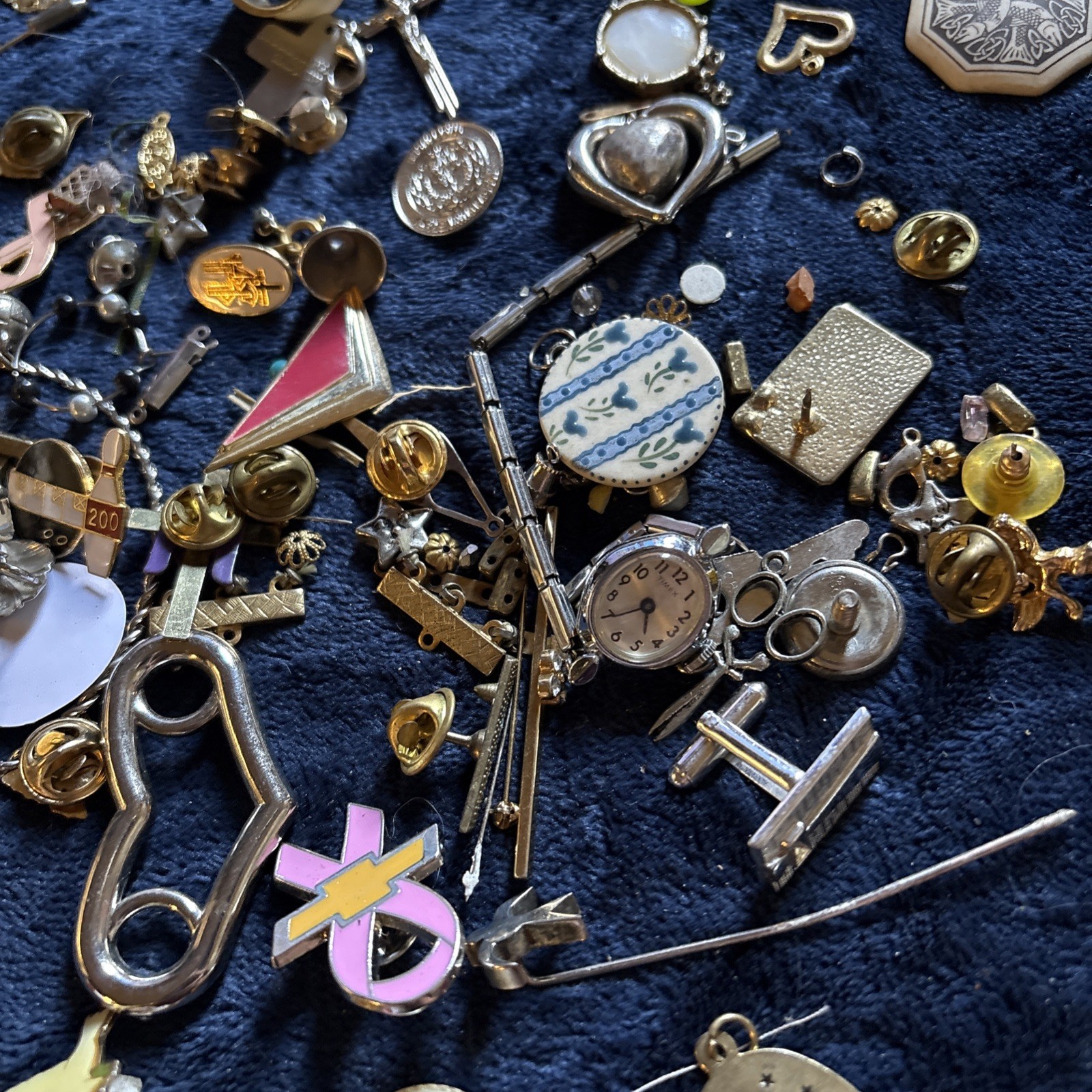 3lbs Custome Jewelry Lot Vintage Pins Braclets Necklaces 50s 60s 70s 80s #1