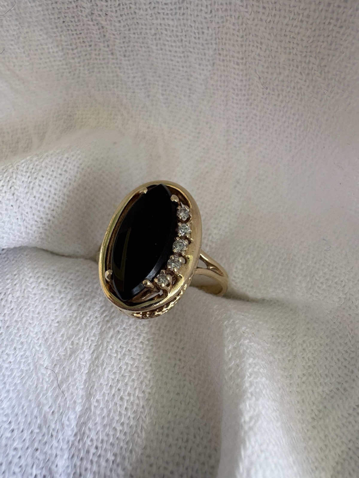 Vintage 10K Yellow Gold Black Onyx Natural Diamond Ring, Size 6