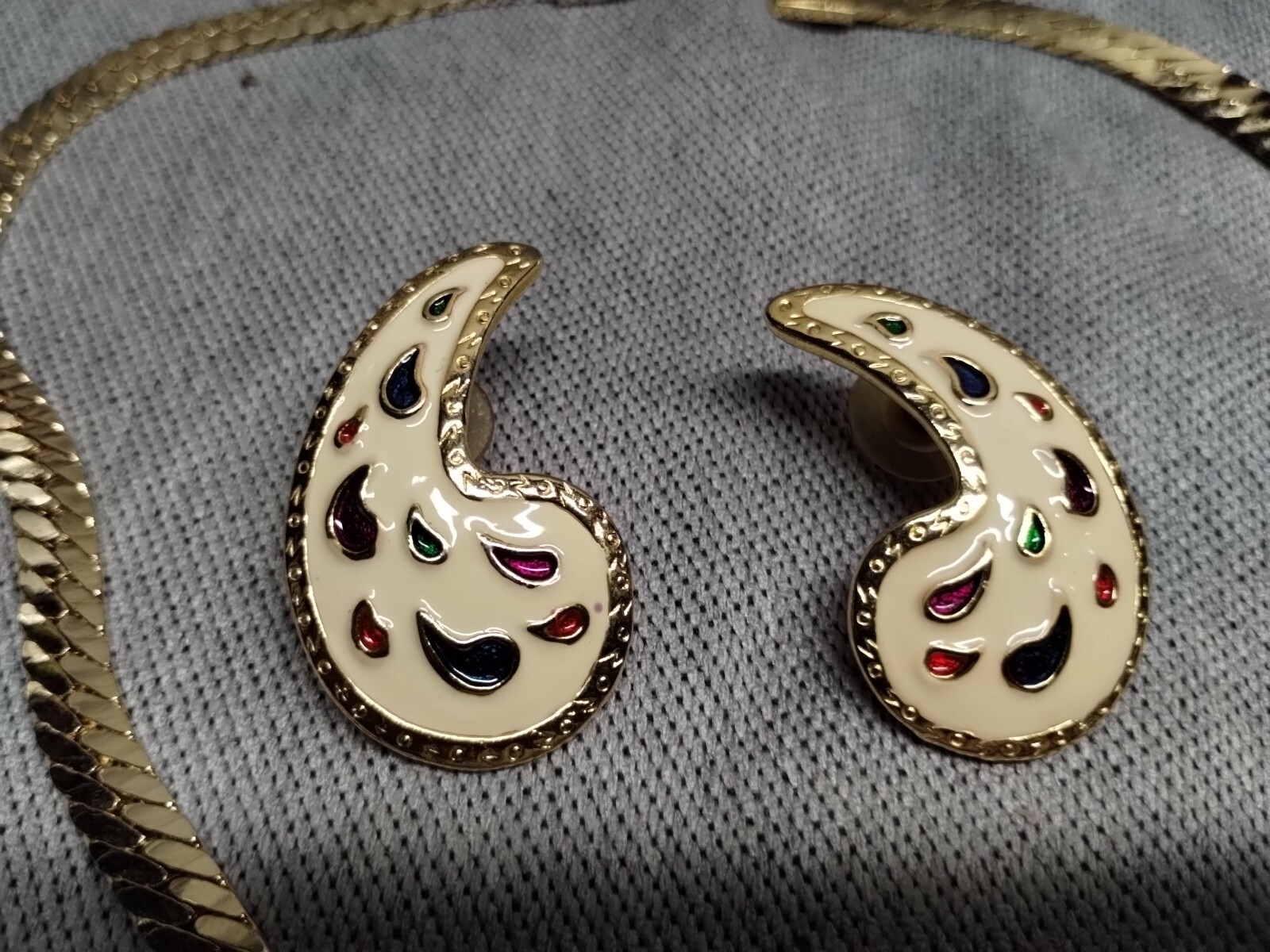 Vintage Necklace & Earrings Multicolor Enamel Finish Pre-owned