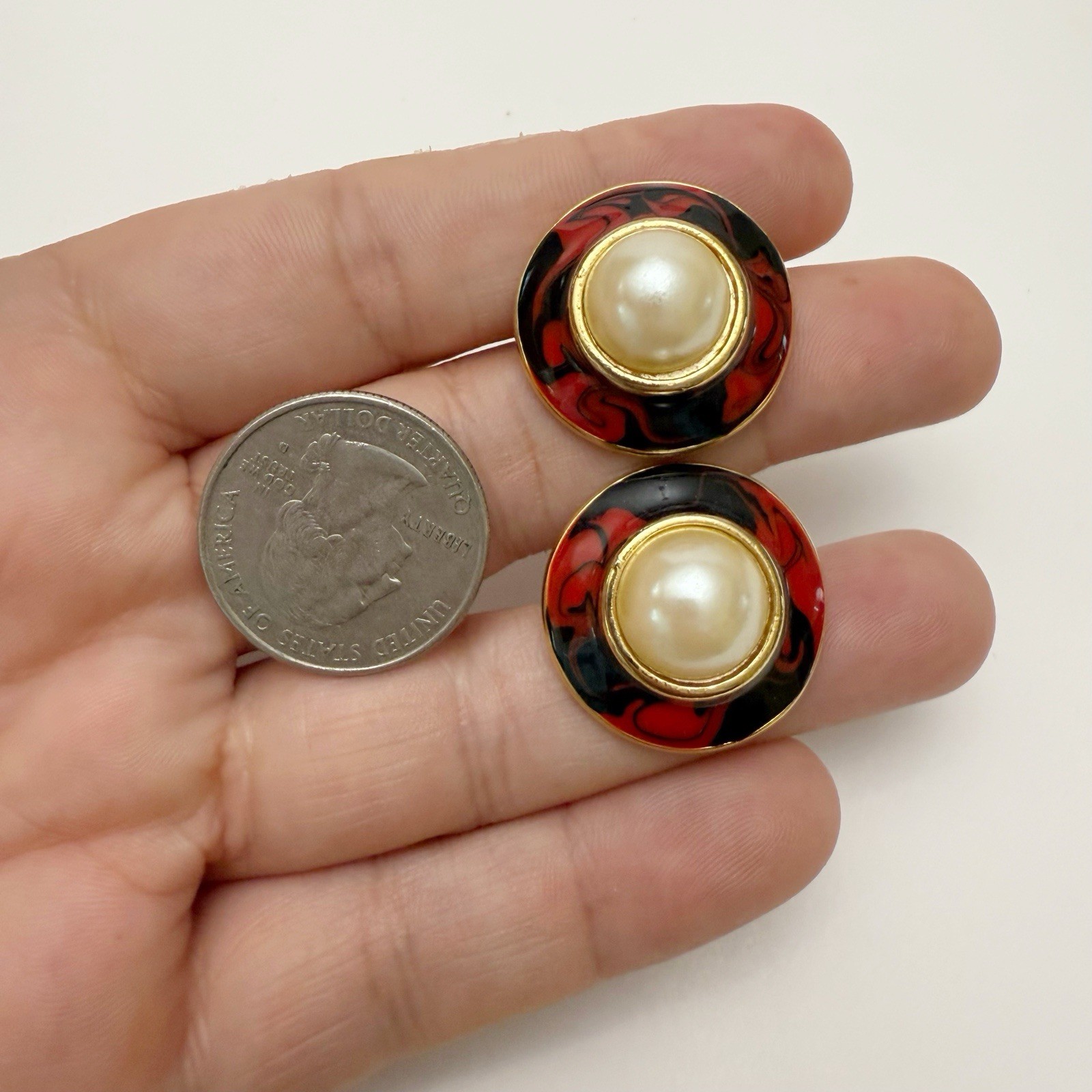 Vintage Faux Pearl Cabochon Black Red Round Earrings Goldtone