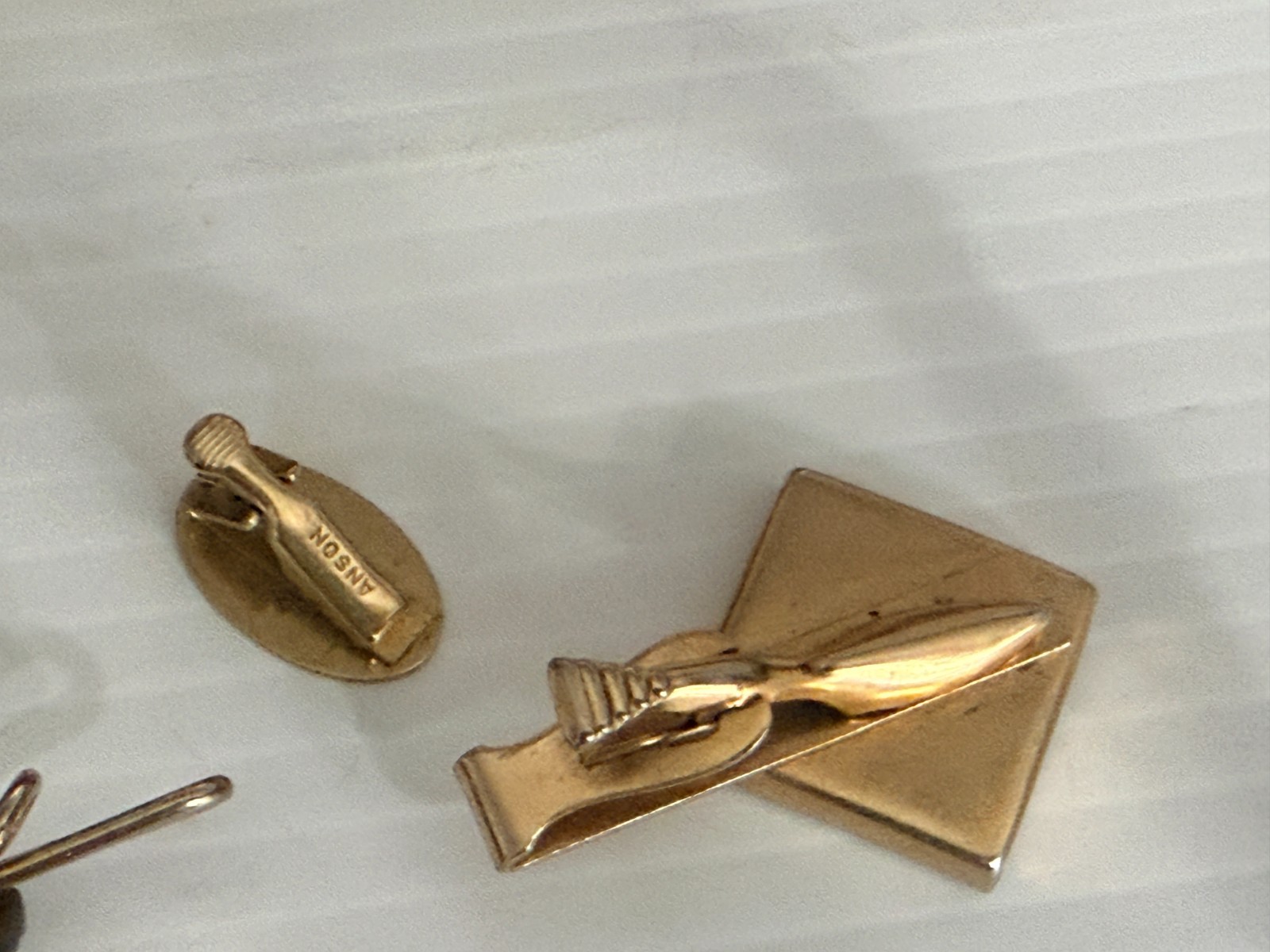 Vtg Lot of Men’s Jewelry Box Cuff Links Tie/Bar Clips Studs Pins