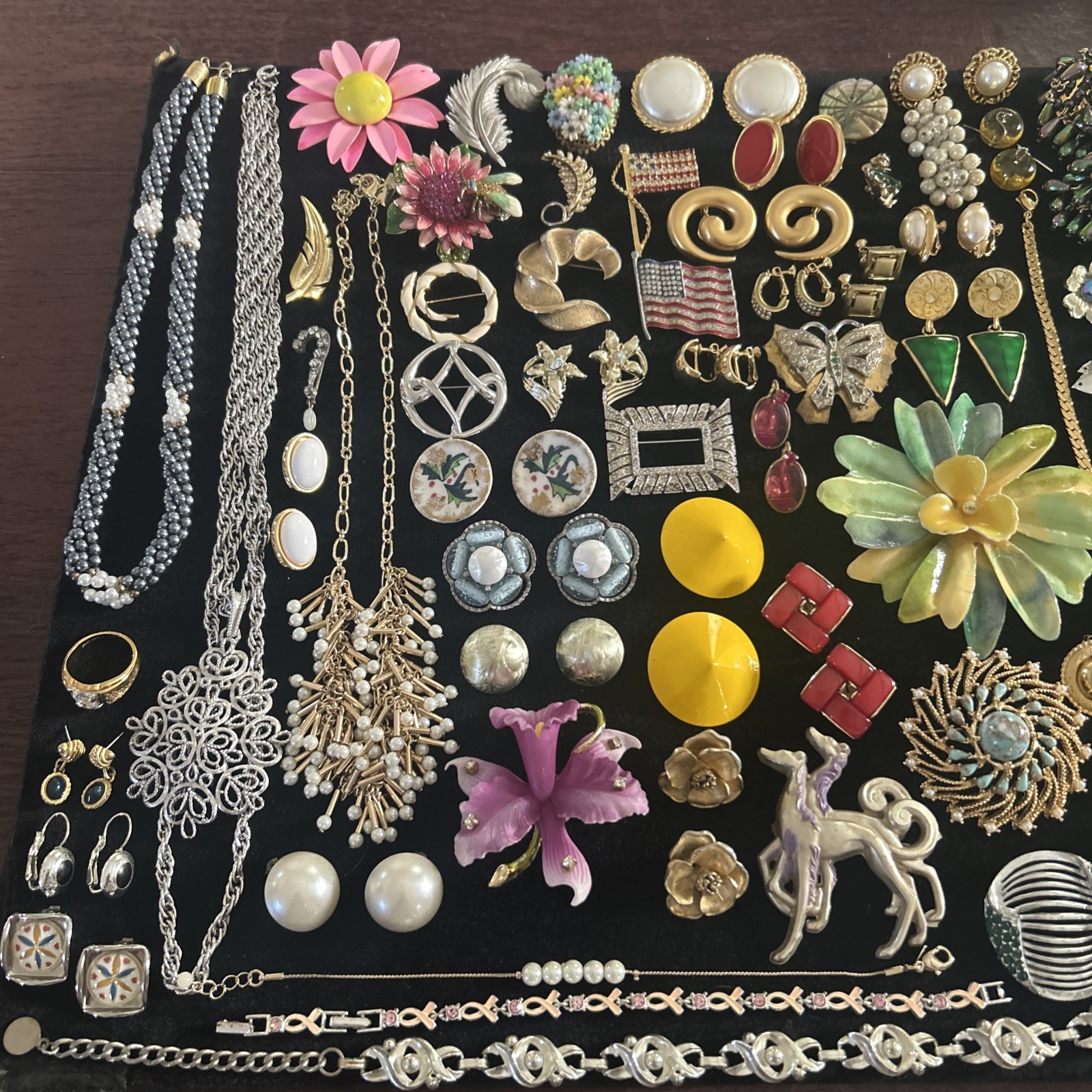 66 Vintage lot jewelry unbranded wearable Trifari Monet Coro Marian Haskell Sty