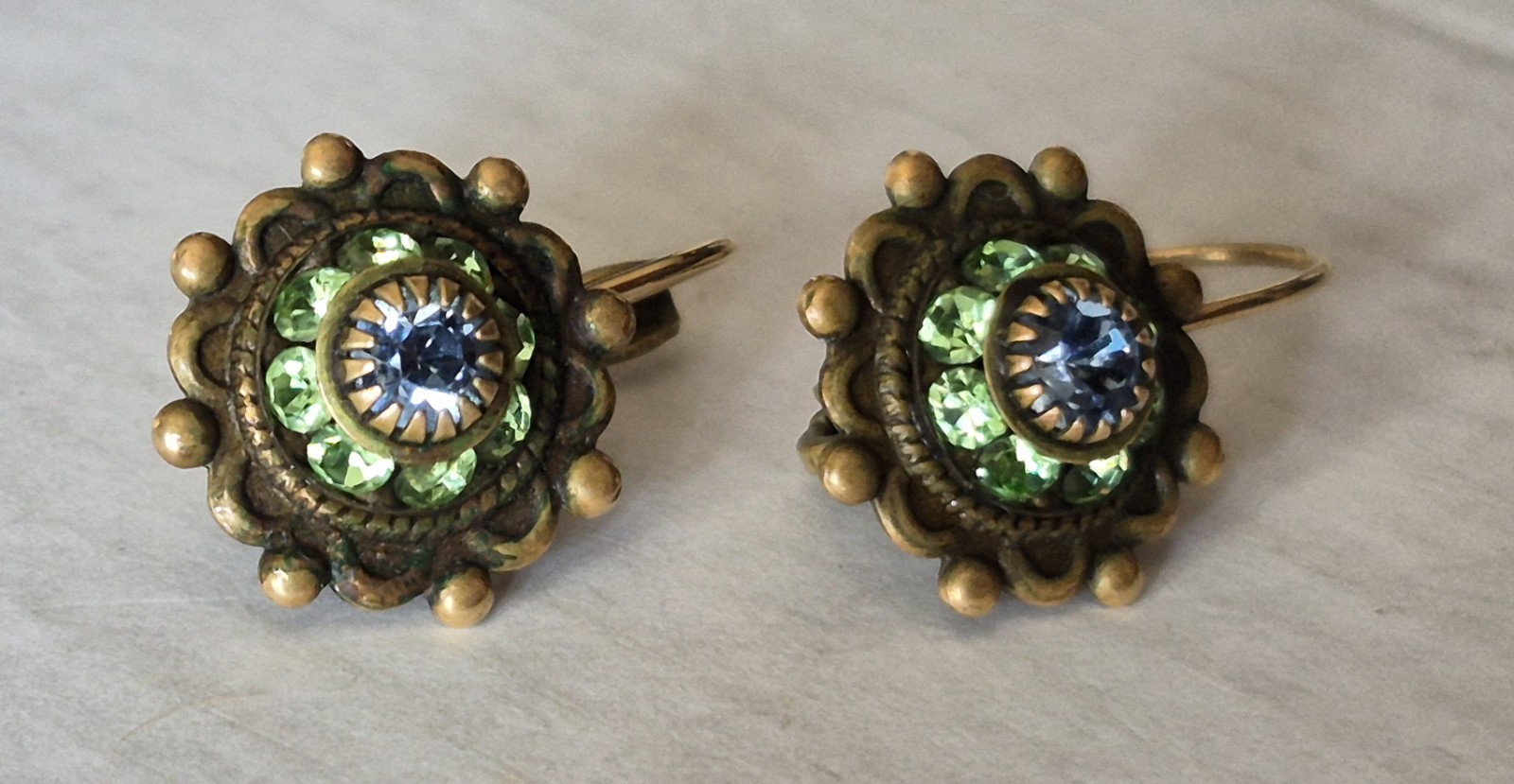 Vintage Classic Flowerette Earring Leverback