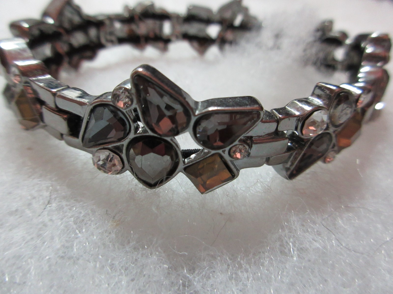 6 Older Rhinestone Bracelets Stretch Mostl Gold Tone 7.5″ Pink Green Gray Pearl