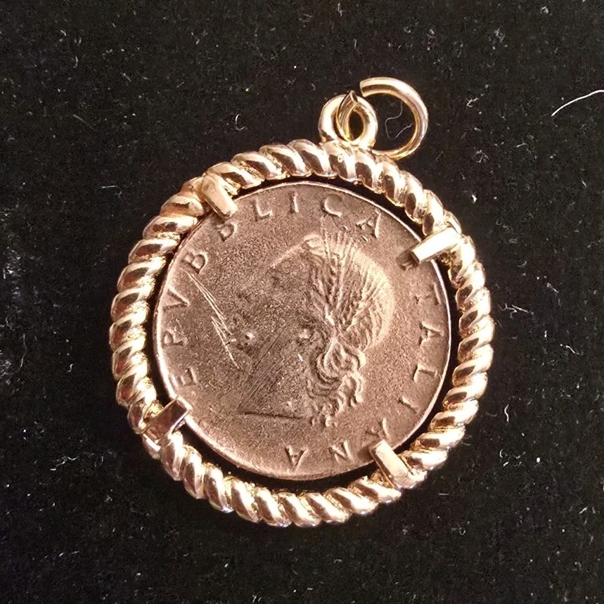 Liberty Coin Pendant Charm Rope Bezel Setting w/ Bail Yellow Gold Metal