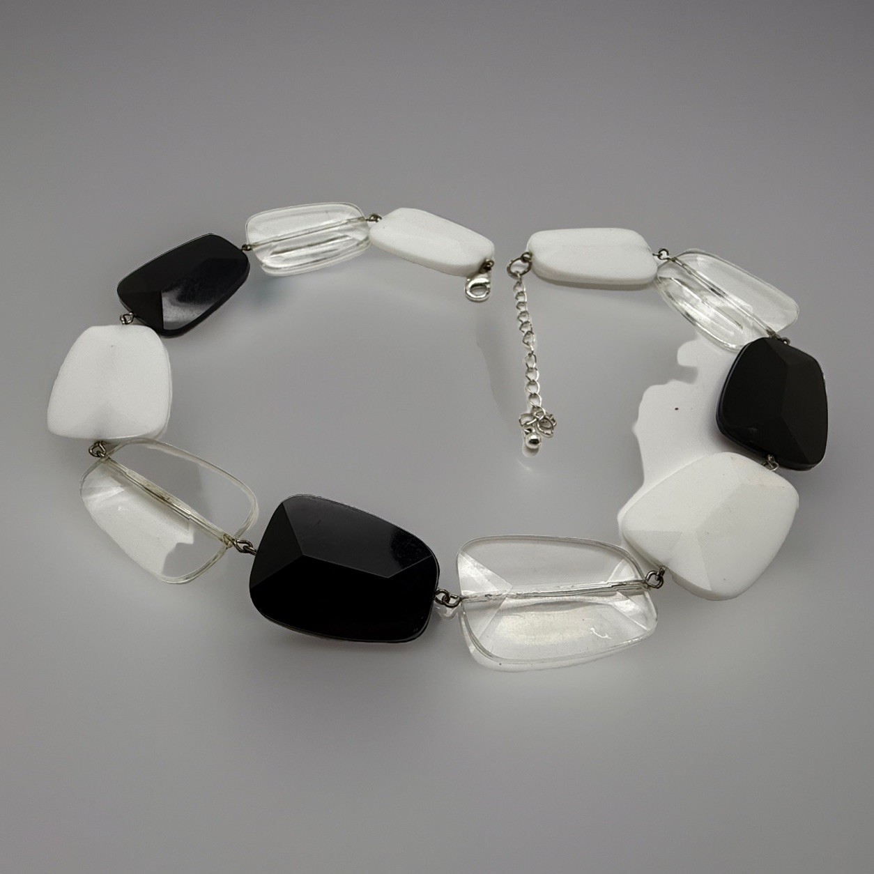 Vintage faceted polished resin multicolor statement necklace choker O8