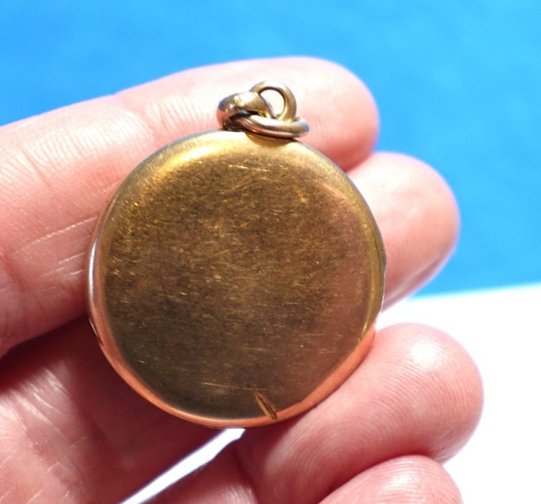 GOLD FILLED ROUND LOCKET ANTIQUE VINTAGE MONOGRAMMED 7.8 GRAMS SEALED J-348