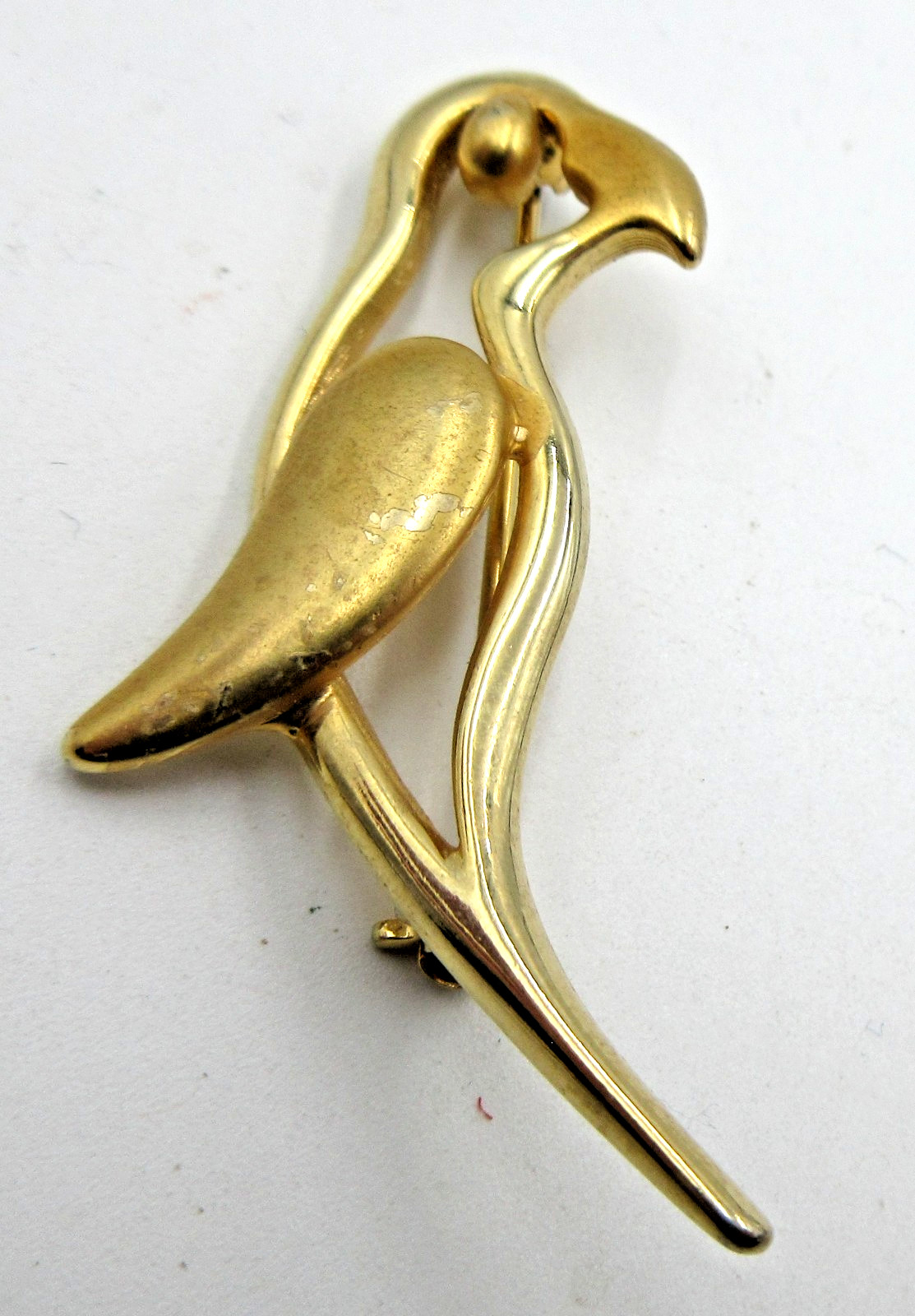 VTG UNUSUAL shiny gold tone metal open work Parrot Brooch pin costume jewelry