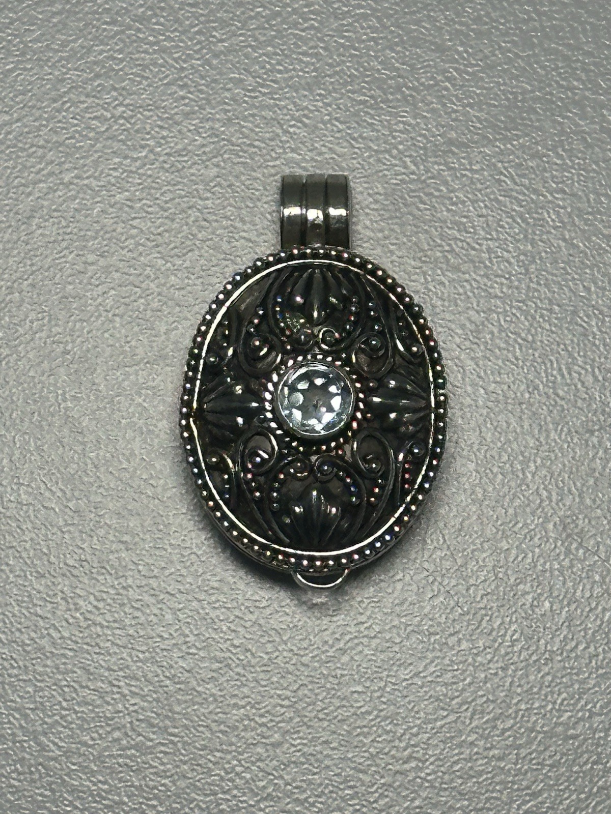 VTG Sterling 925 Hallmark Scrolls Flowers & Swirls Photo Locket Pendant Necklace