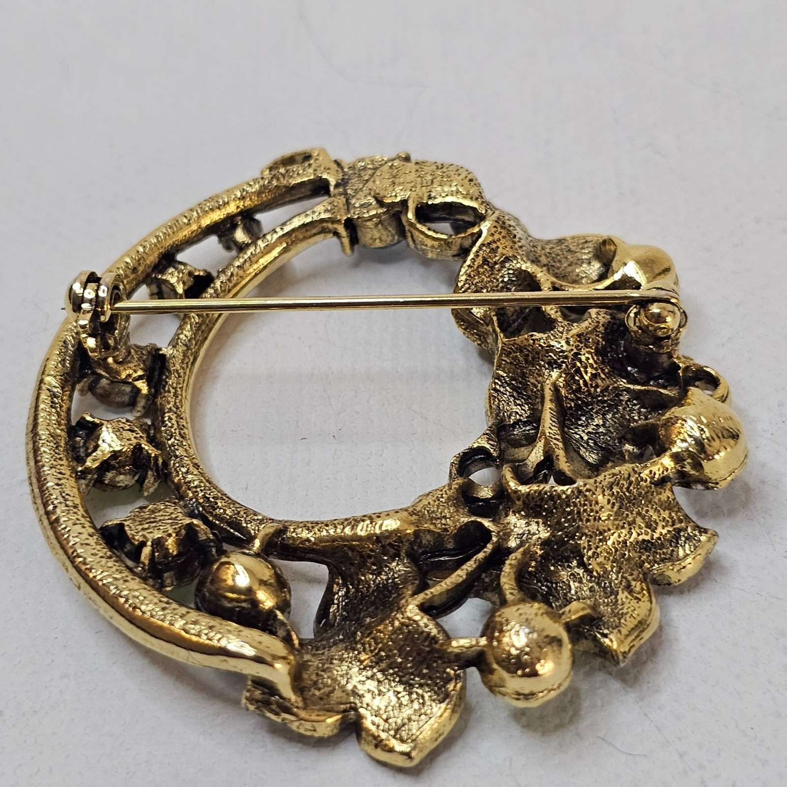 Gold Colored Metal Wreath Brooch Enameled Green Blue Rhinestone Unmarked Pin