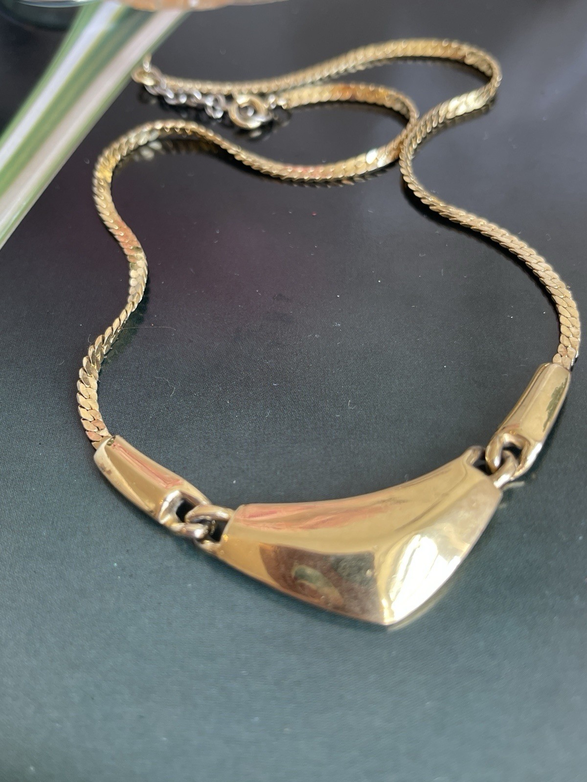 Vintage Trifari gold tone modernist herringbone necklace statement signed