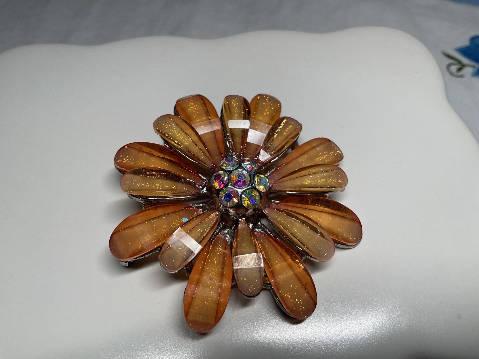 Robert Rose unsigned golden and rhinestone flower brooch
